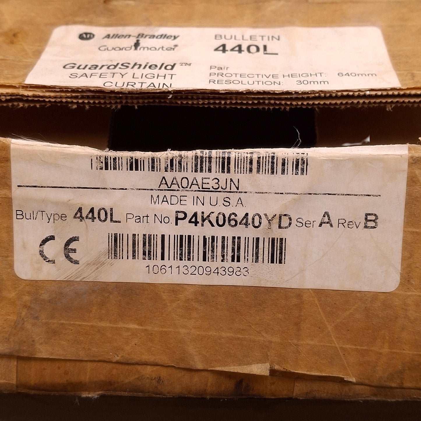 New Allen Bradley 440L P4K0640YD Guard Shield Safety Curtain Set, 640mm, 24VDC