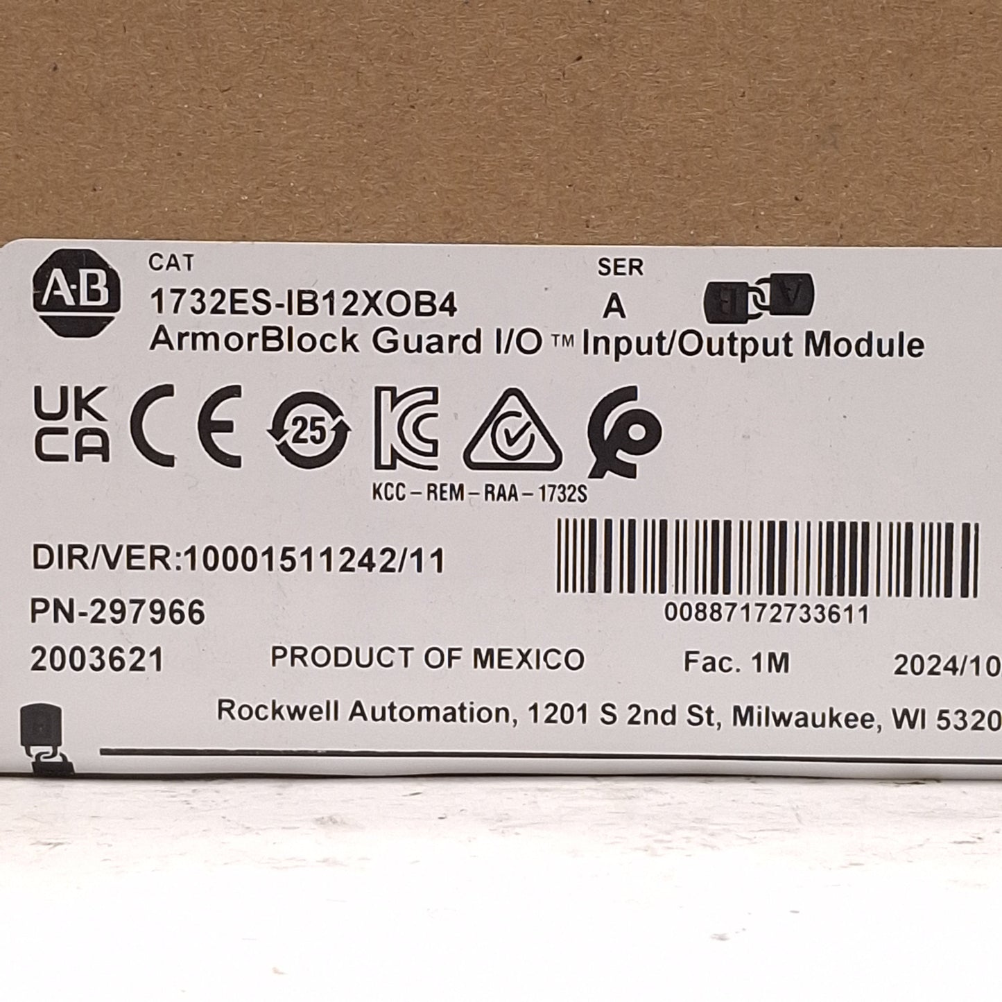 New Allen Bradley 1732ES-IB12XOB4 ArmorBlock Guard I/O Module, 12-Input 4-Output M12