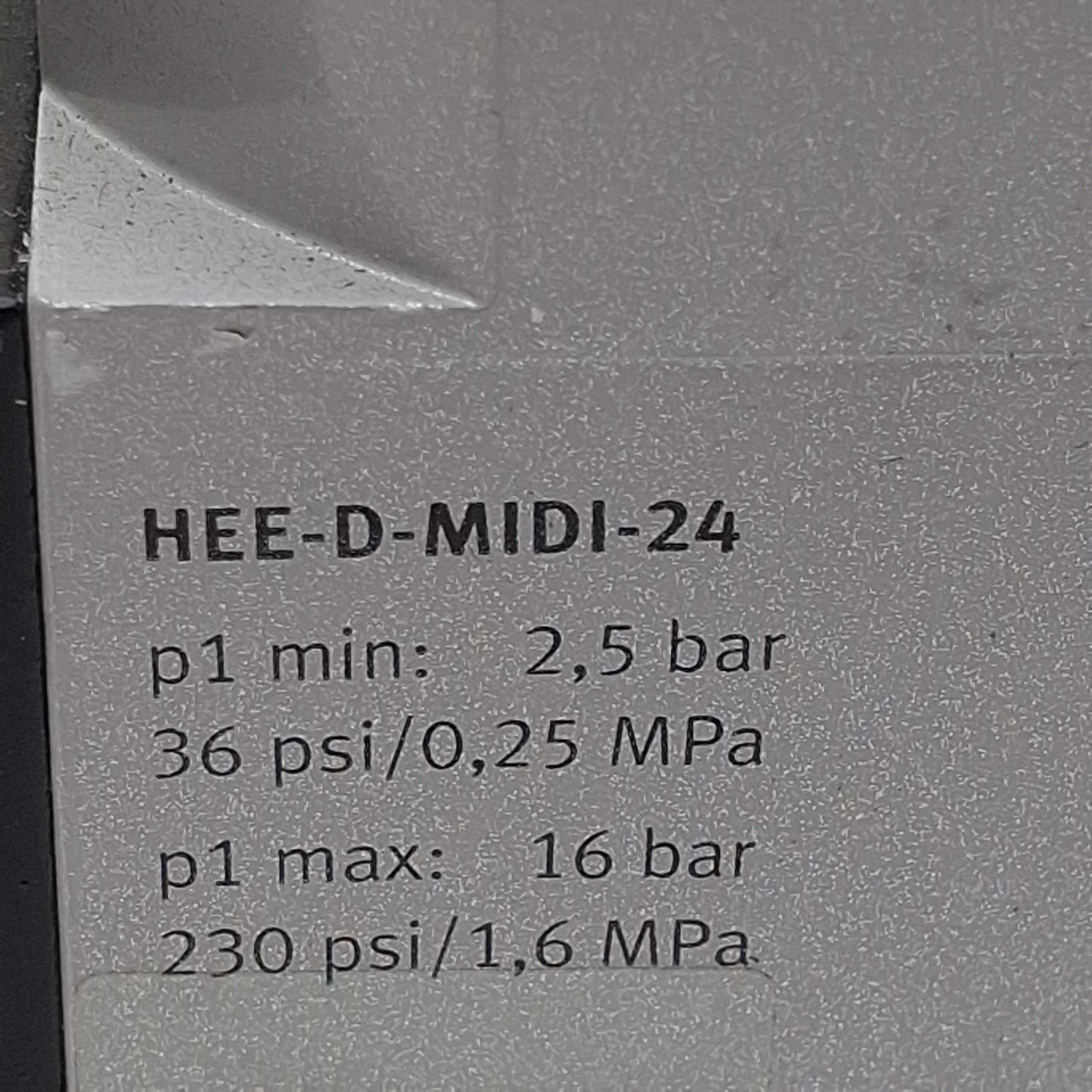 Used Festo HEE-D-MIDI-24 On/Off Start Valve, 3/2-Way G1/4, 2.5-16bar, 24VDC Coil