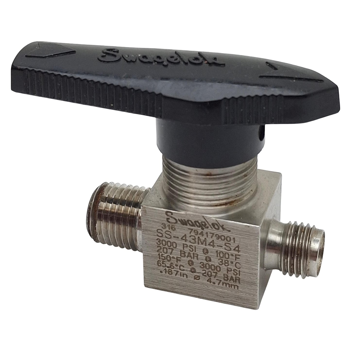 Used Swagelok SS-43M4-S4 316 Stainless Ball Valve, 1/4in NPT x 1/4in Tube Fitting