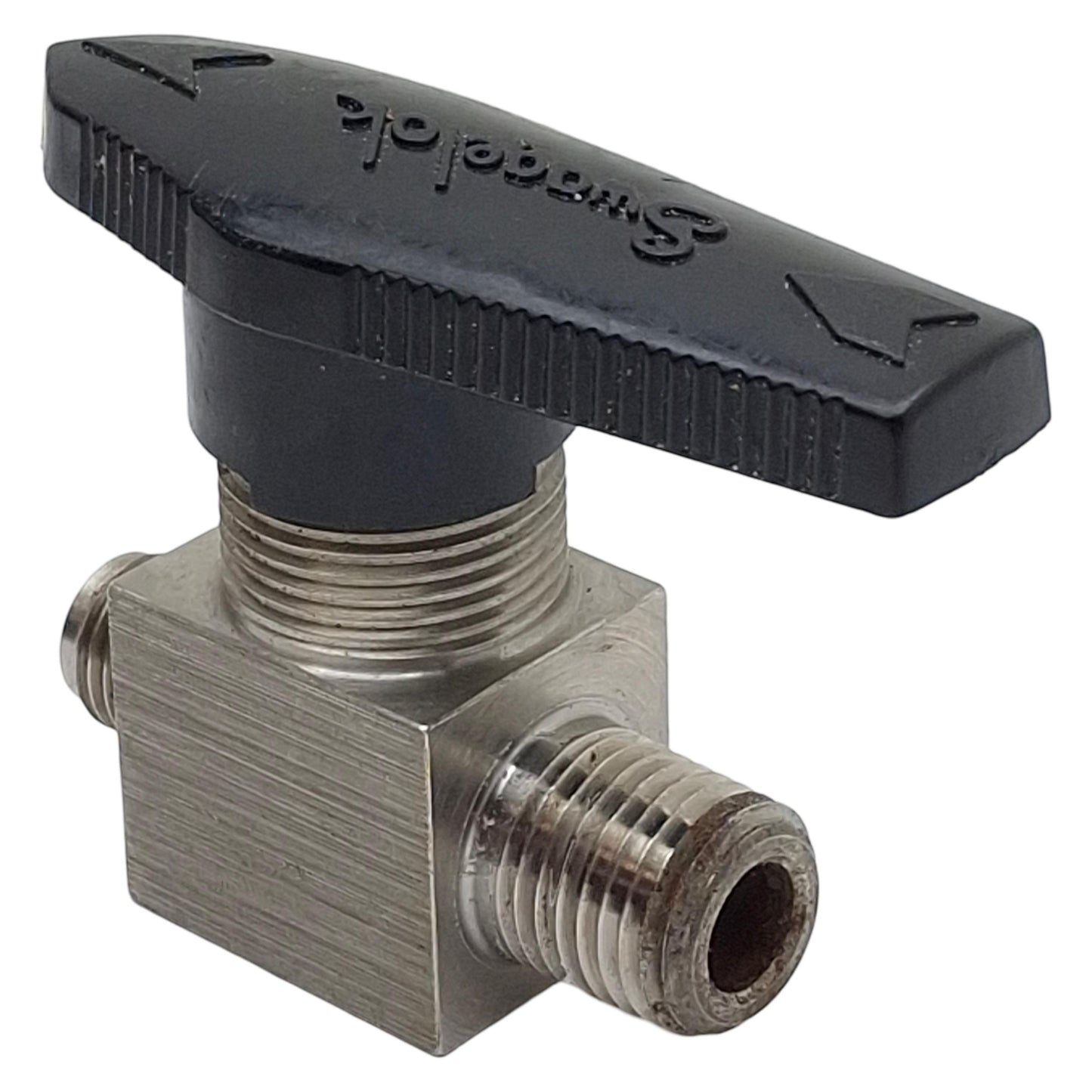 Used Swagelok SS-43M4-S4 316 Stainless Ball Valve, 1/4in NPT x 1/4in Tube Fitting