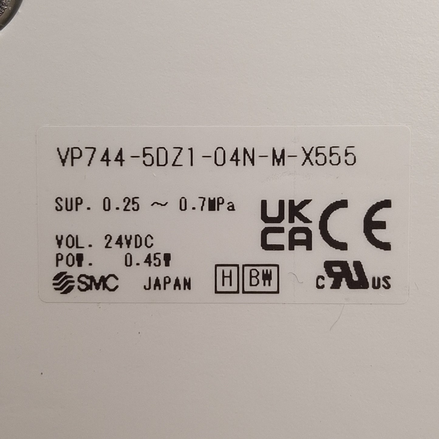 Used SMC VP744-5DZ1-04N-M-X555 Residual Pressure Relief Valve 0.7MPa 1/2in NPT, 24VDC