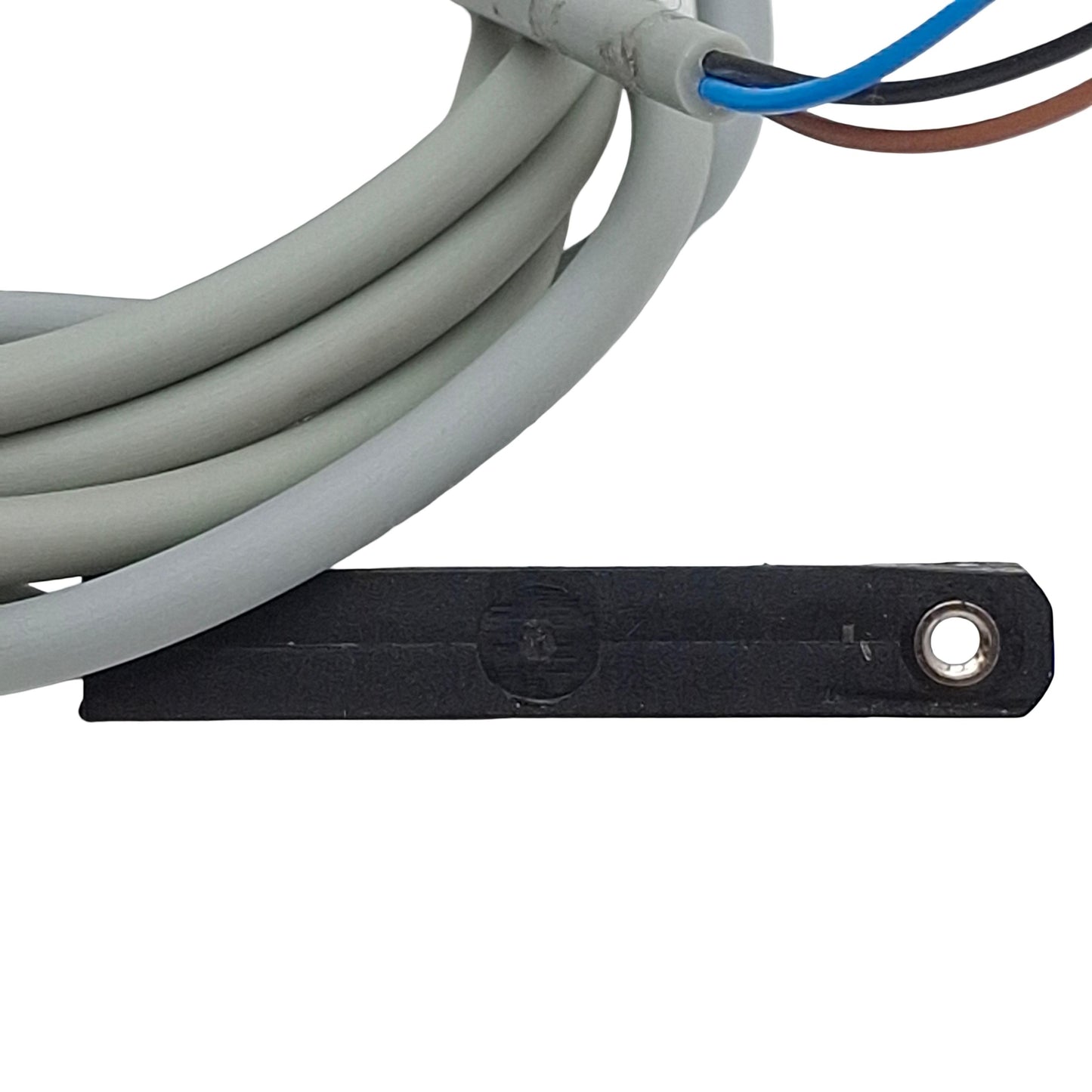 Used Turck 4623621 Rectangular Magnetic Field Sensor, 3-Wire Lead, 1m