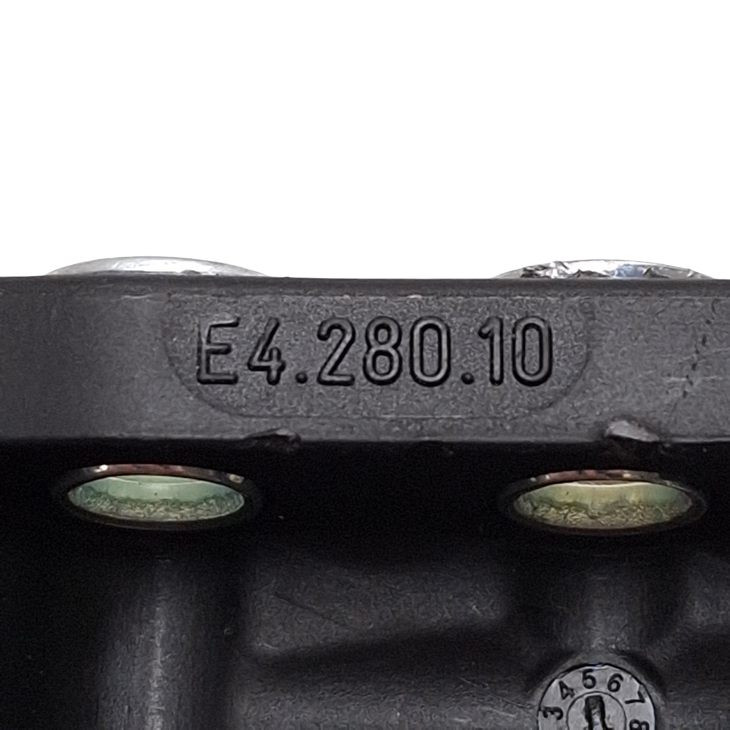 Used Igus E4.28.052.125.0 Energy Chain, 52x28mm Inner, ø125mm Bend, 26-Link + Ends