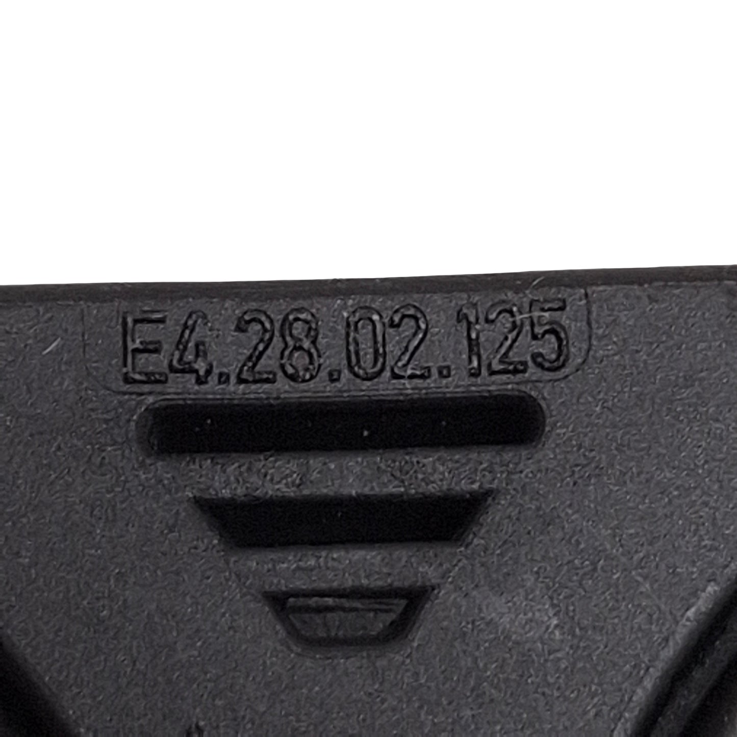 Used Igus E4.28.052.125.0 Energy Chain, 52x28mm Inner, ø125mm Bend, 26-Link + Ends
