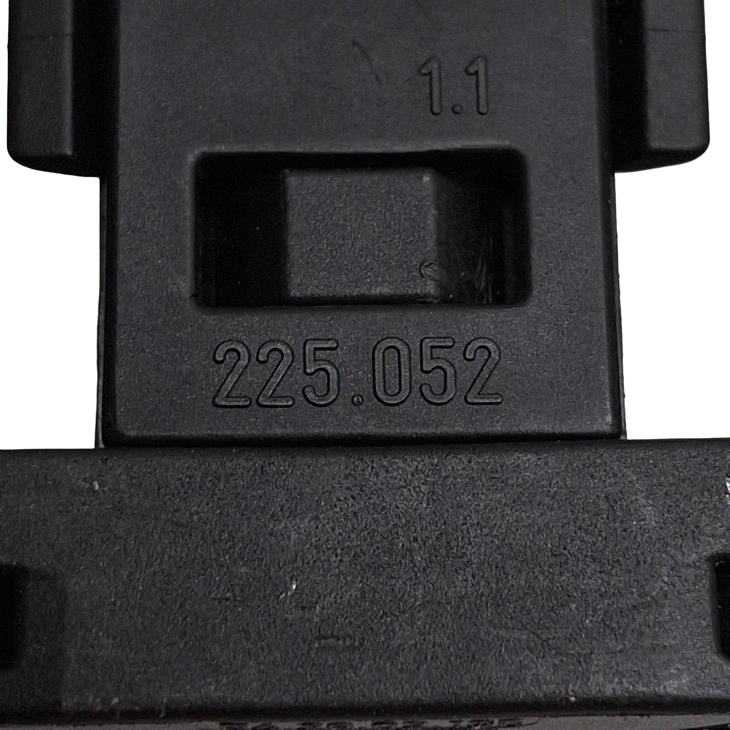 Used Igus E4.28.052.125.0 Energy Chain, 52x28mm Inner, ø125mm Bend, 26-Link + Ends