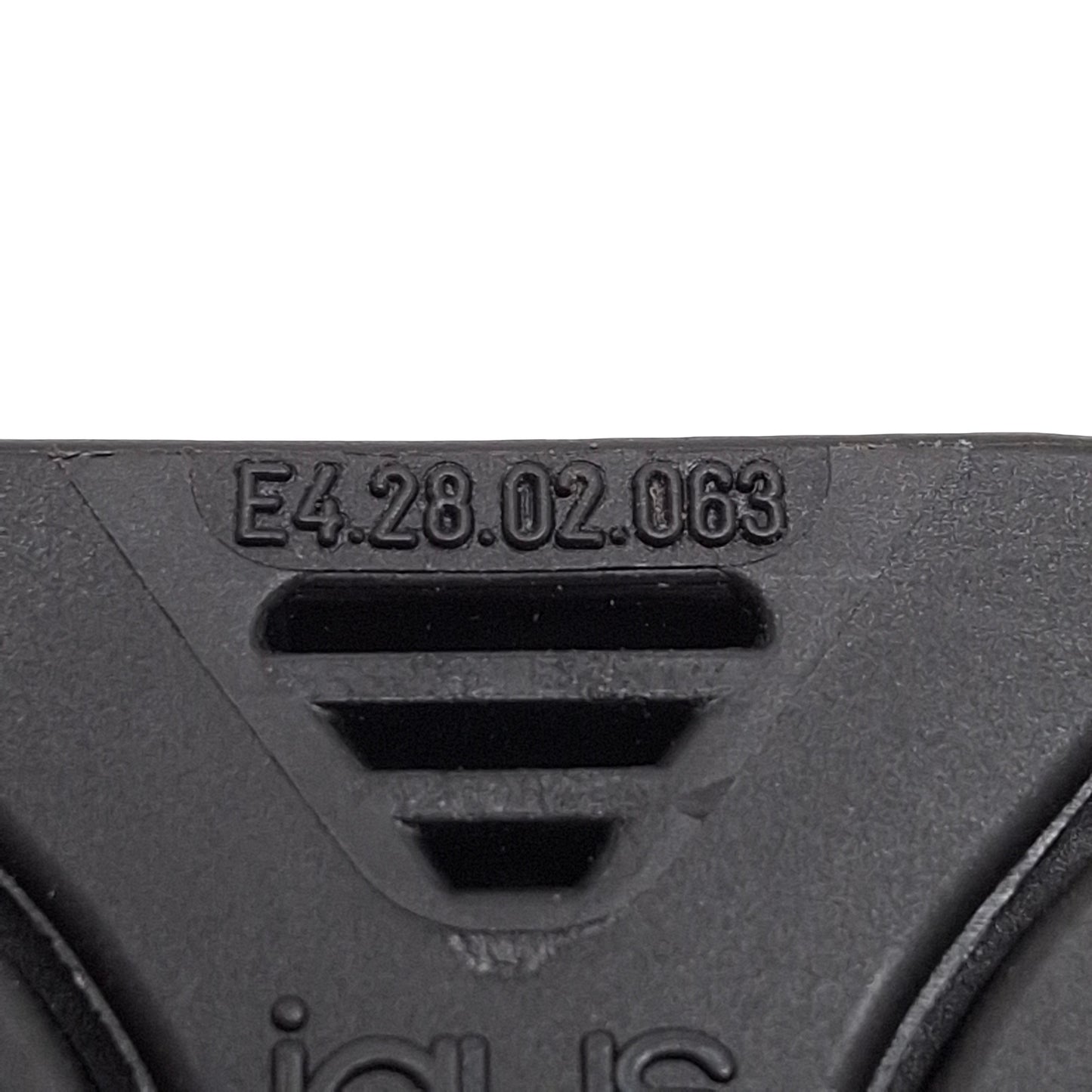 Used Igus E4.28.052.63.0 Energy Chain, 52x28mm Inner, ø63mm Bend, 22-Link + Ends