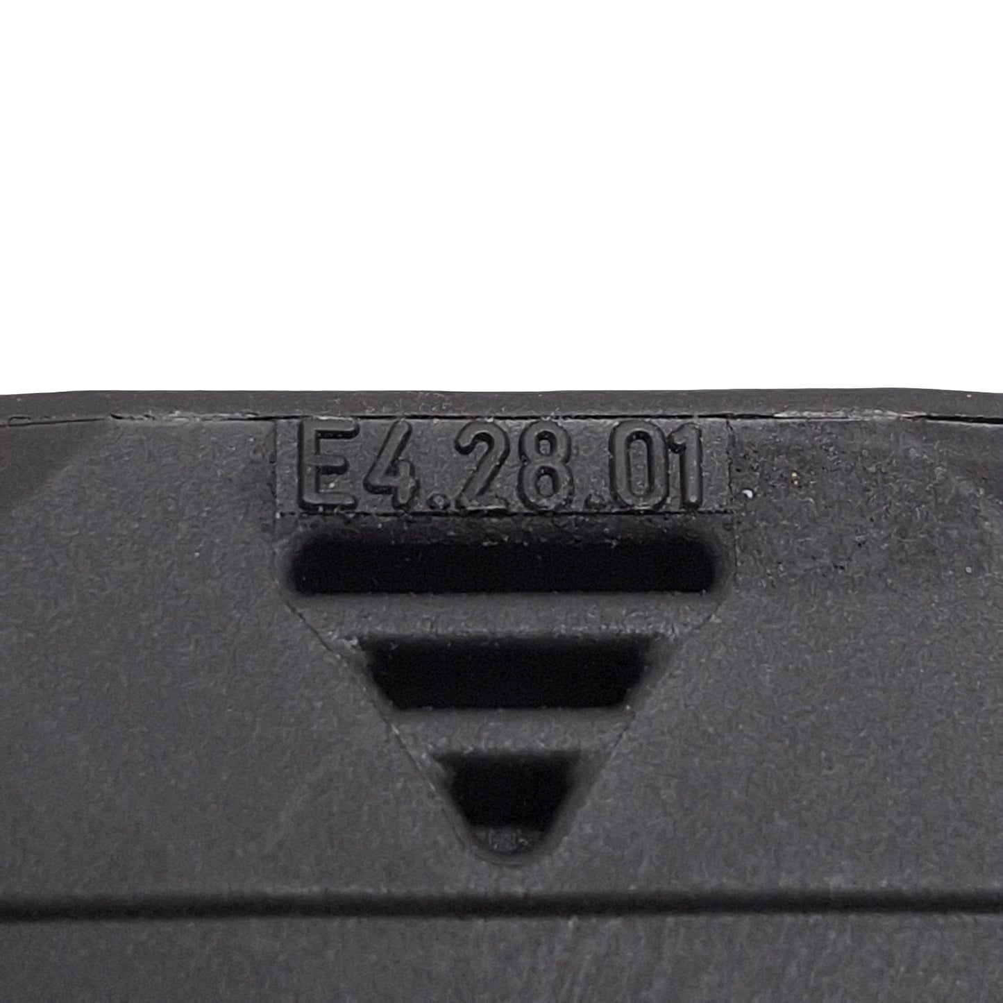 Used Igus E4.28.052.63.0 Energy Chain, 52x28mm Inner, ø63mm Bend, 22-Link + Ends