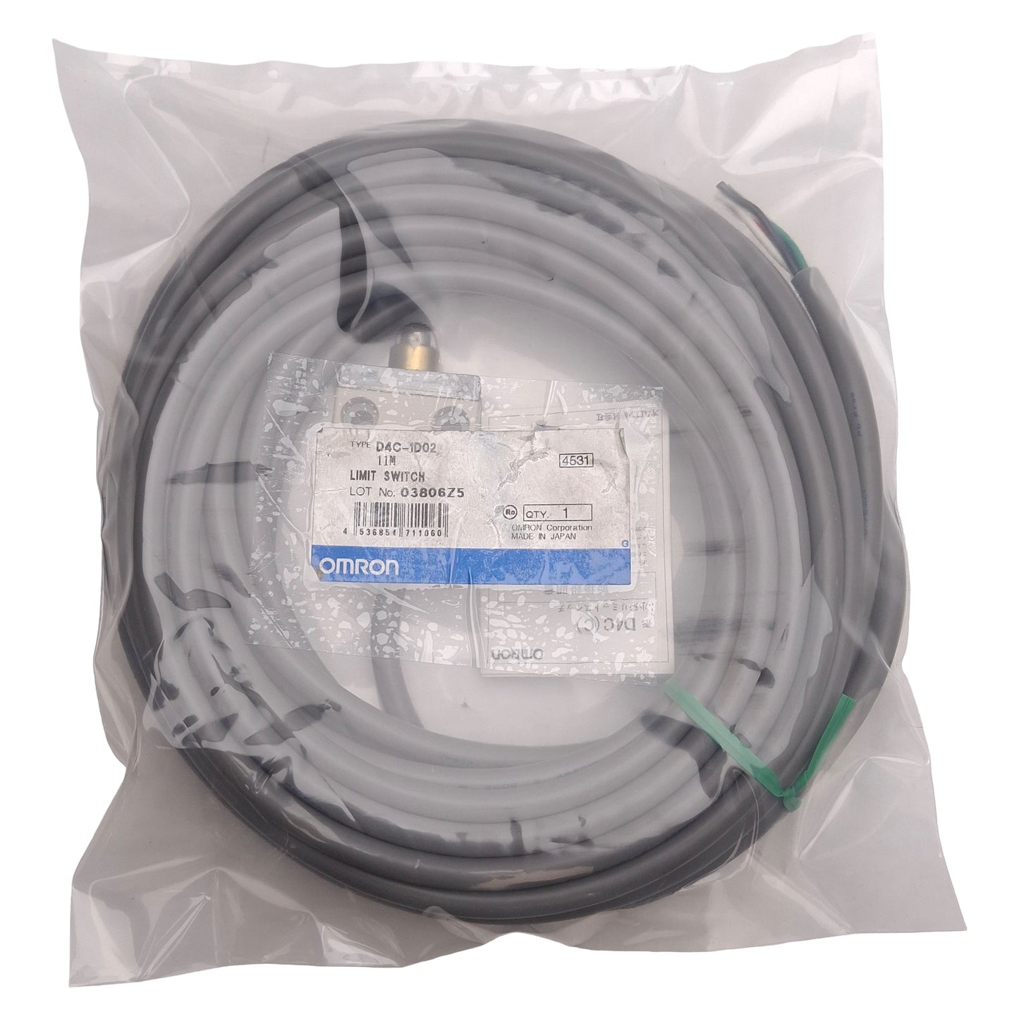 New Omron D4C-1D02 Limit Switch, Roller Plunger, SPDT, 5A 250VAC / 4A 30VDC, 11m