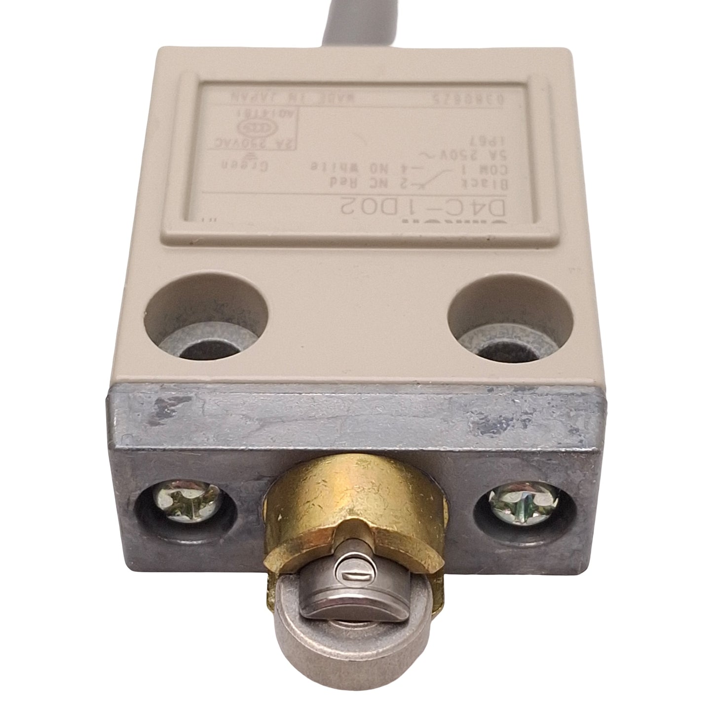 New Omron D4C-1D02 Limit Switch, Roller Plunger, SPDT, 5A 250VAC / 4A 30VDC, 11m