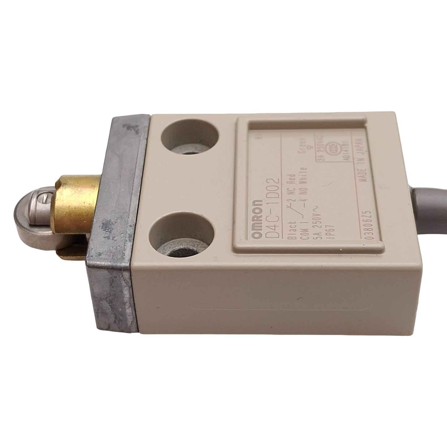 New Omron D4C-1D02 Limit Switch, Roller Plunger, SPDT, 5A 250VAC / 4A 30VDC, 11m