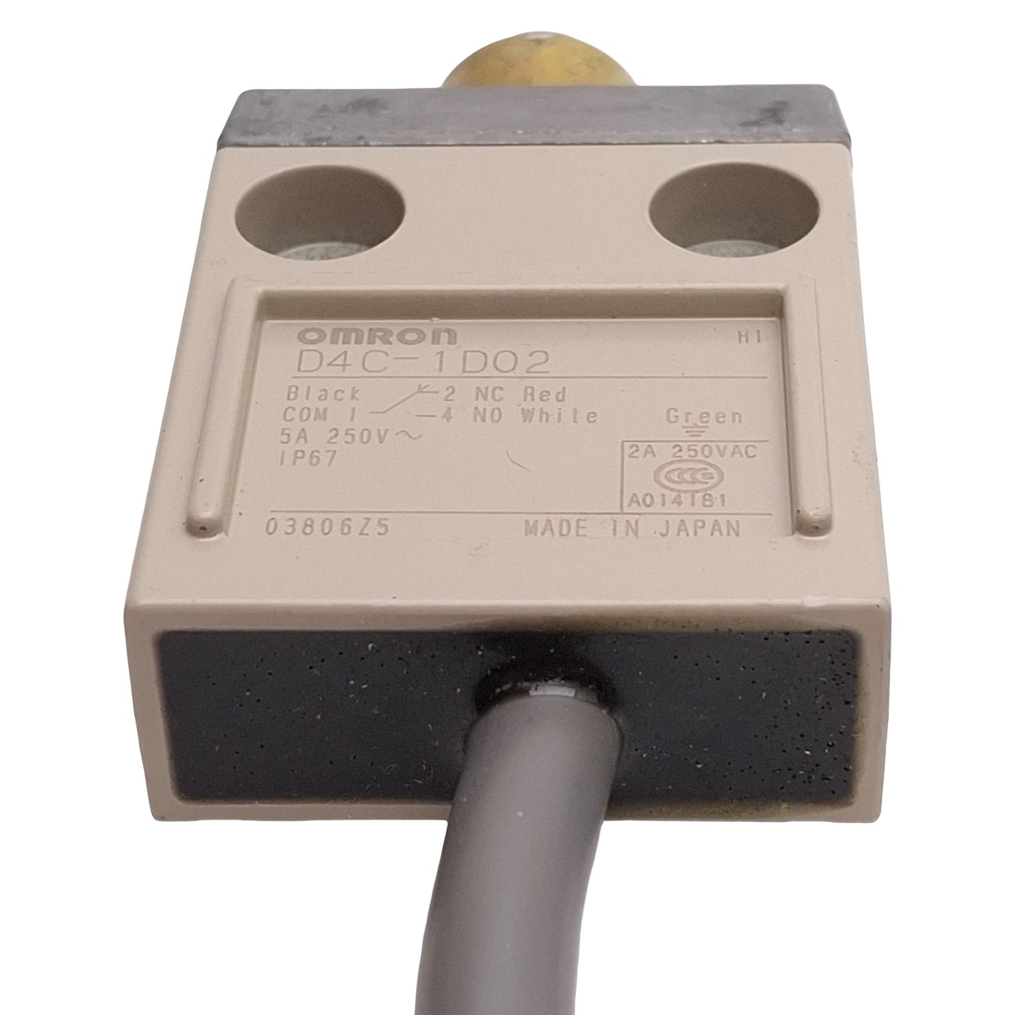New Omron D4C-1D02 Limit Switch, Roller Plunger, SPDT, 5A 250VAC / 4A 30VDC, 11m