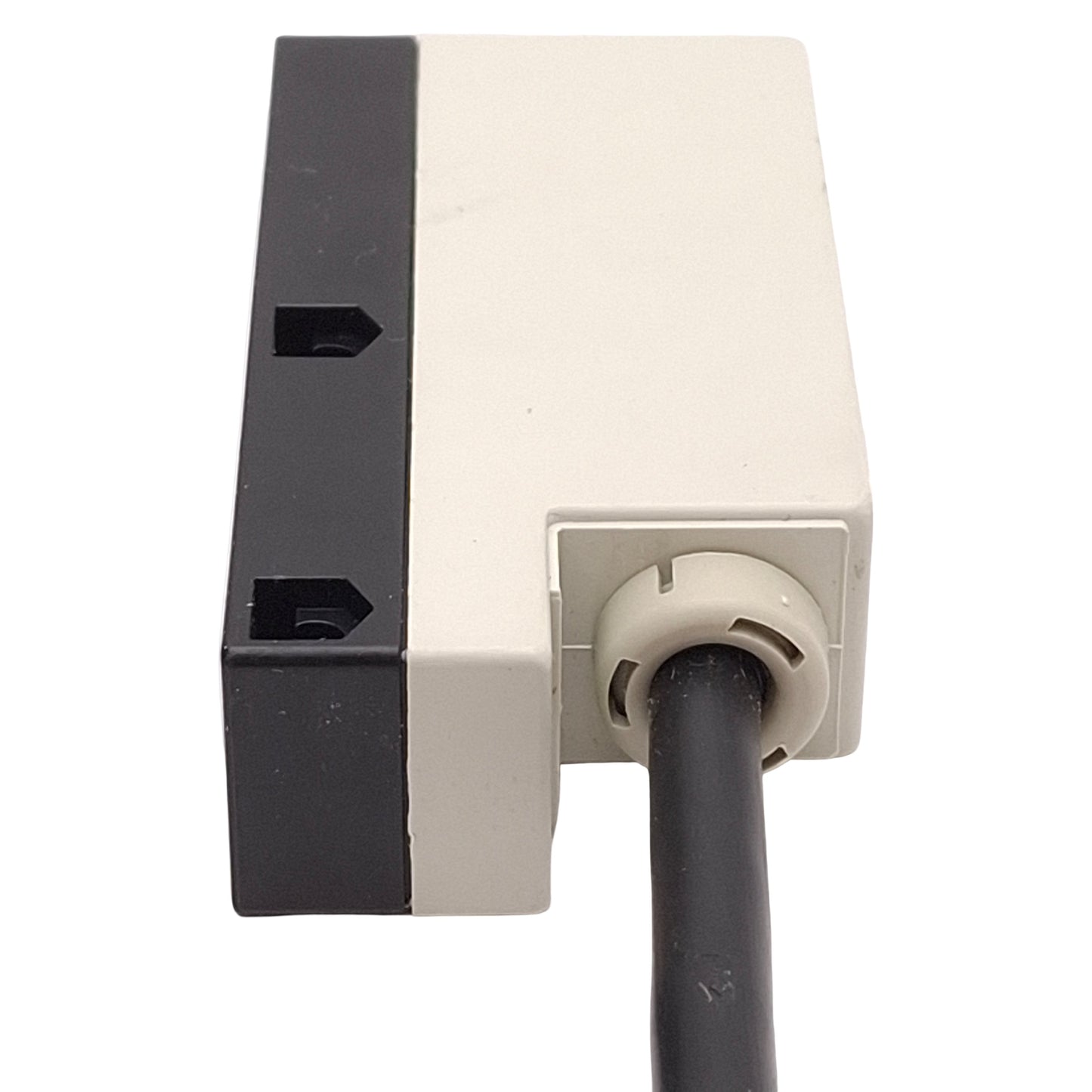 New – Open box Telemecanique XUL-H153538L05 Photoelectric Sensor, PNP, 0.05-0.15m, 12-24VDC