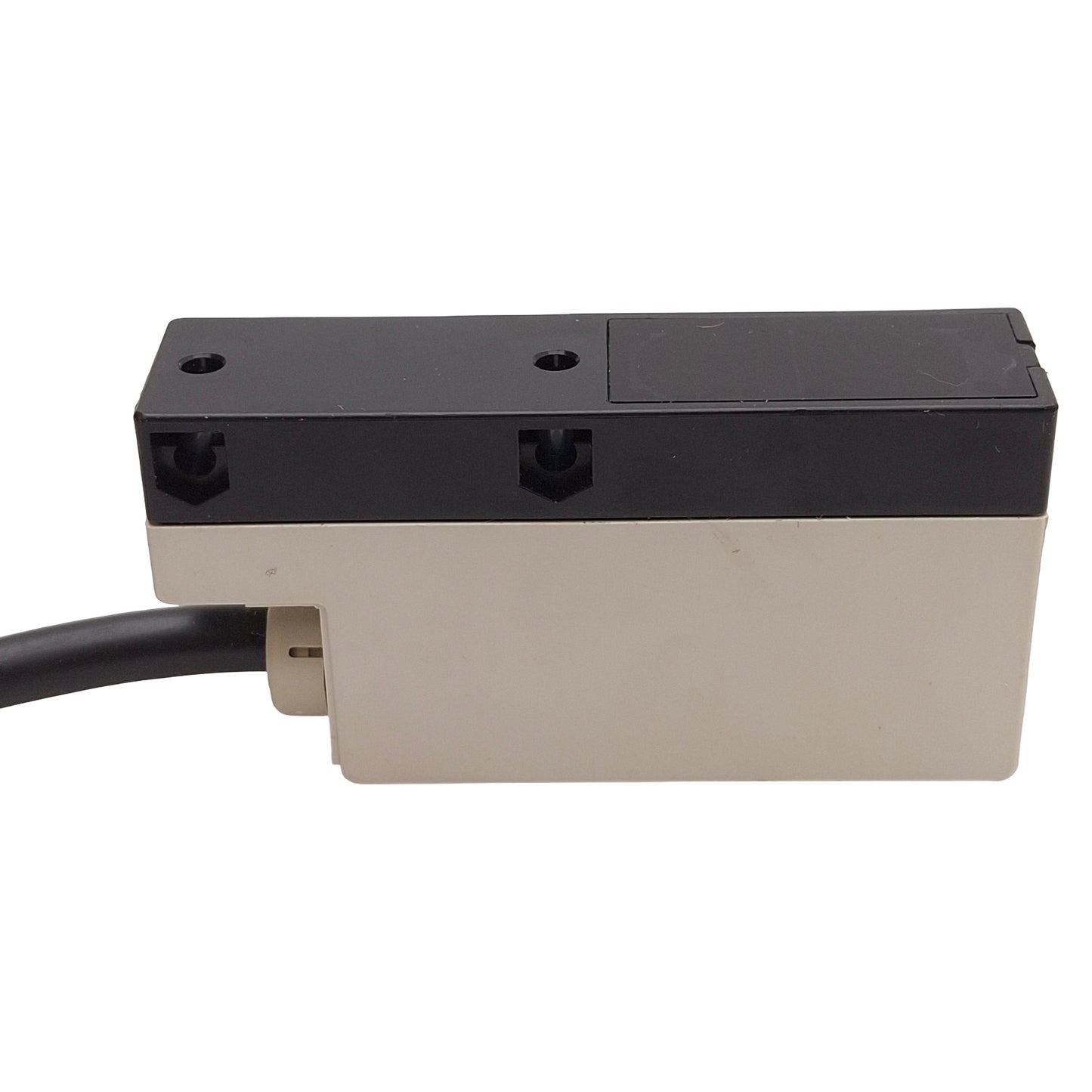 New – Open box Telemecanique XUL-H153538L05 Photoelectric Sensor, PNP, 0.05-0.15m, 12-24VDC