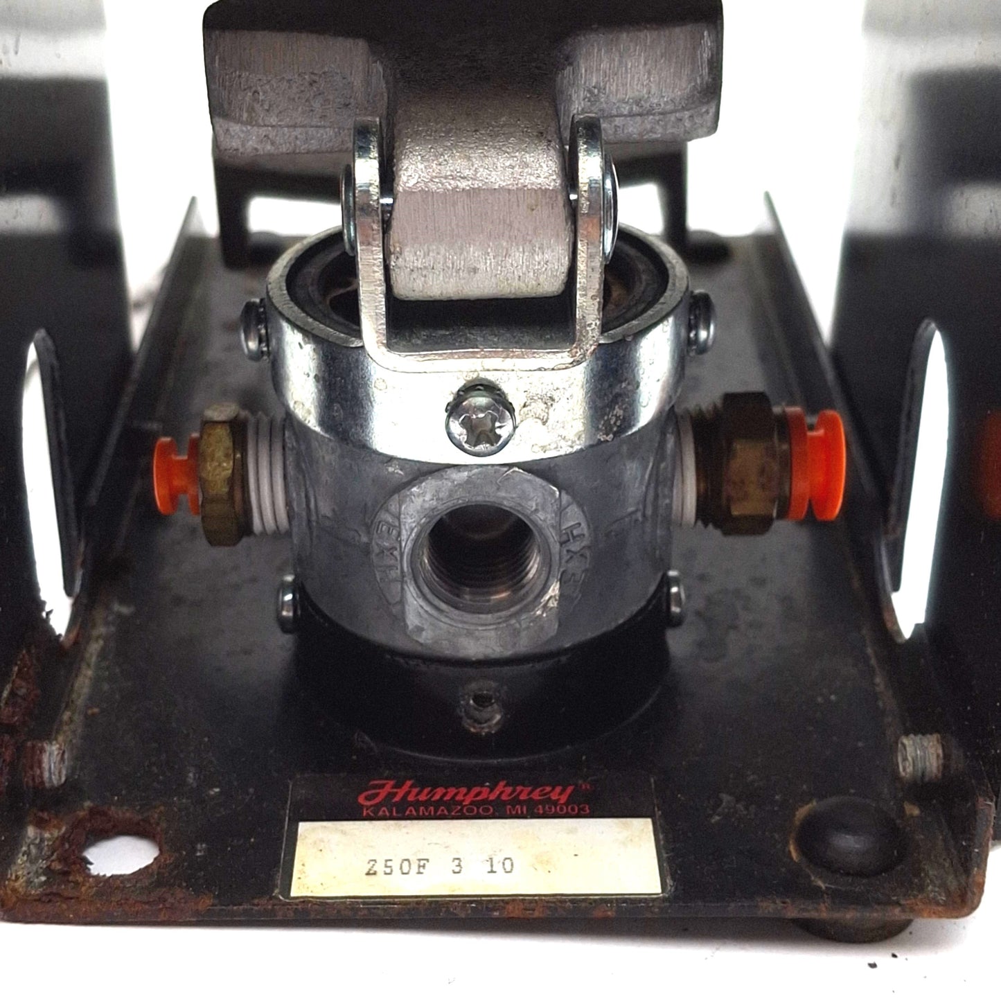 Used Humphrey 250F310 Diaphragm Poppet Pneumatic Foot Valve, 3-Way NC 1/4"NPT, 125psi