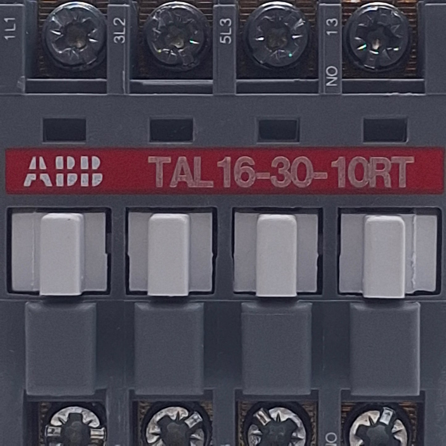 New – Open box ABB TAL16-30-10RT Contactor 3-Pole, 3NO+1NO Aux, 600VAC 30A, 25-45VDC Coil