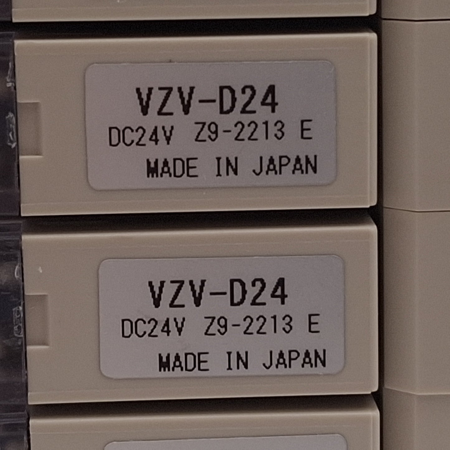 New – Open box Pisco VZH07-48S-D24-M04-D Vacuum Generator Manifold, 4-Station, 24VDC Coils