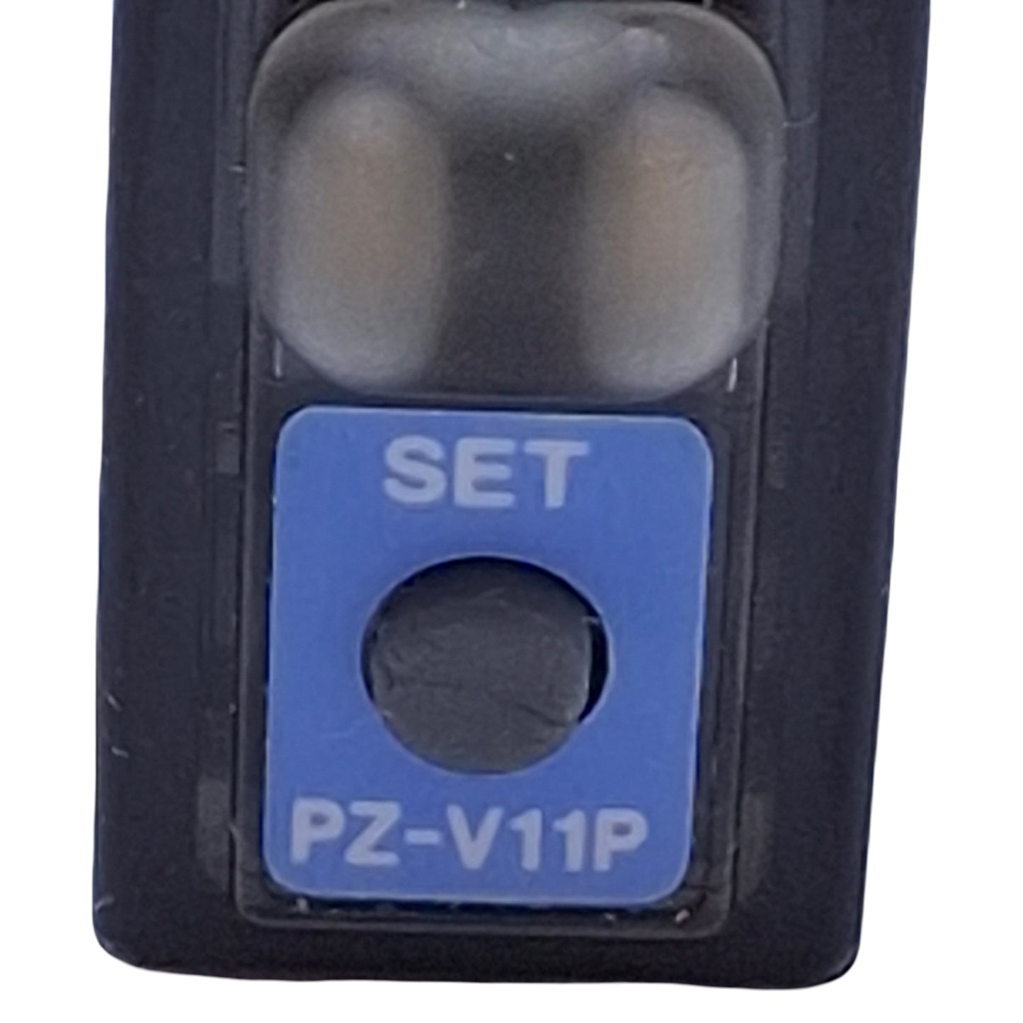 Used Keyence PZ-V11P Photoelectric Sensor PNP, 5-100mm Range, 12-24VDC, 3-Digit LED
