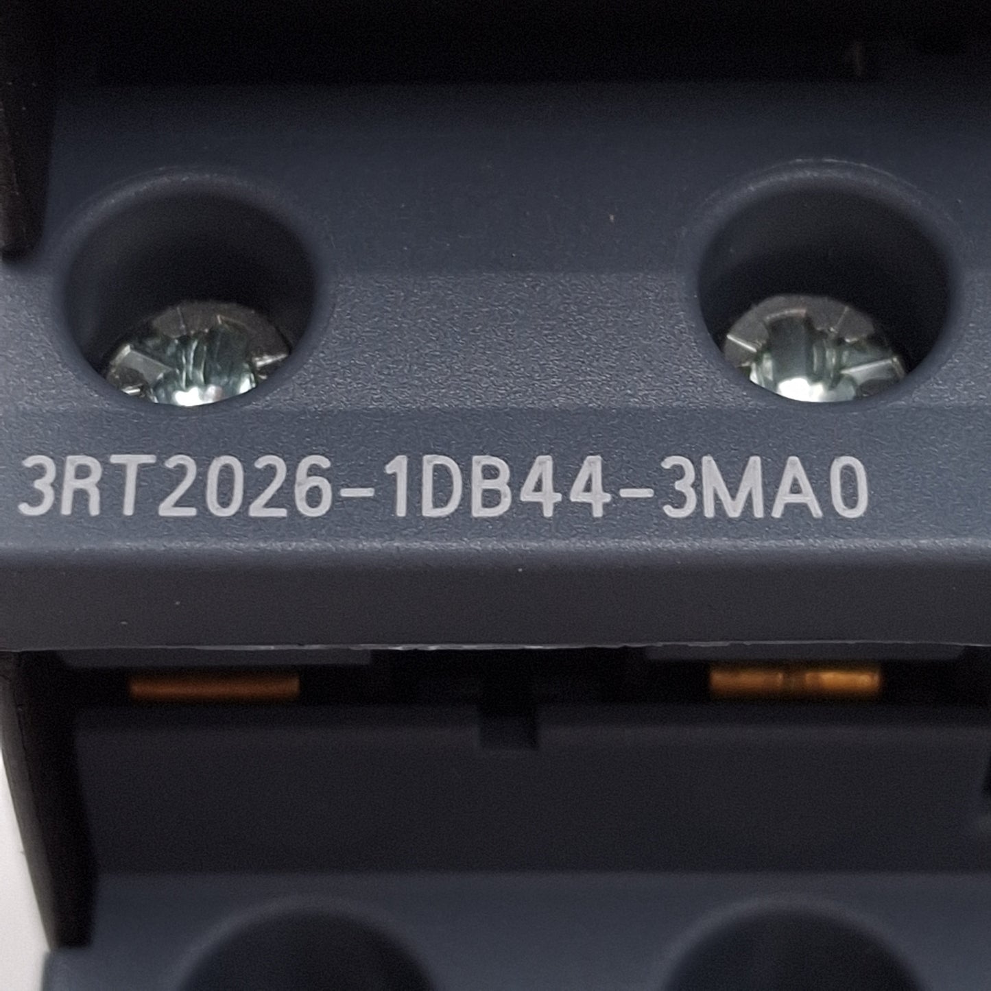 Used Siemens 3RT2026-1DB44-3MA0 Contactor, 3P, 2NO+2NC, 20HP @ 3Ø 575VAC, 24VDC Coil