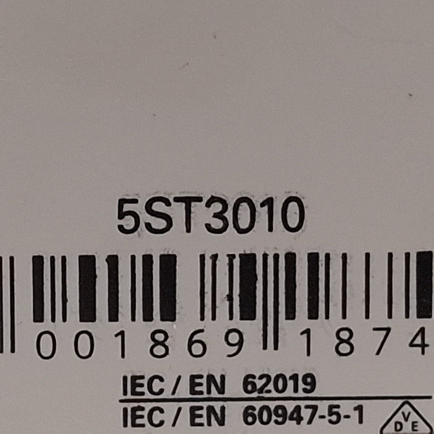 Used Lot of 5 Siemens 5ST3010 Auxiliary Circuit Switch, 1NO+1NC, 6A 230VAC/24VDC