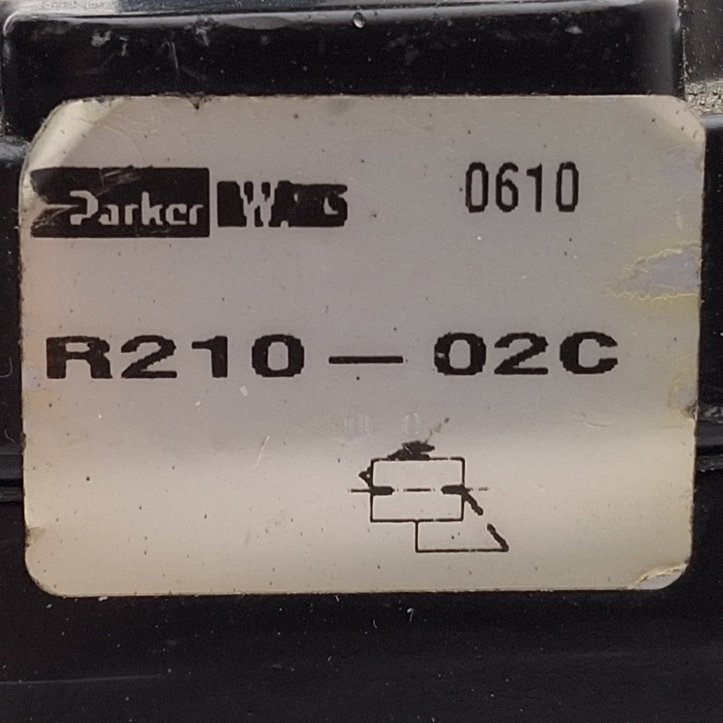 Used Parker R210-02C High Precision Regulator, 150psig IN, 2-120psig Set, 1/4in BSPP