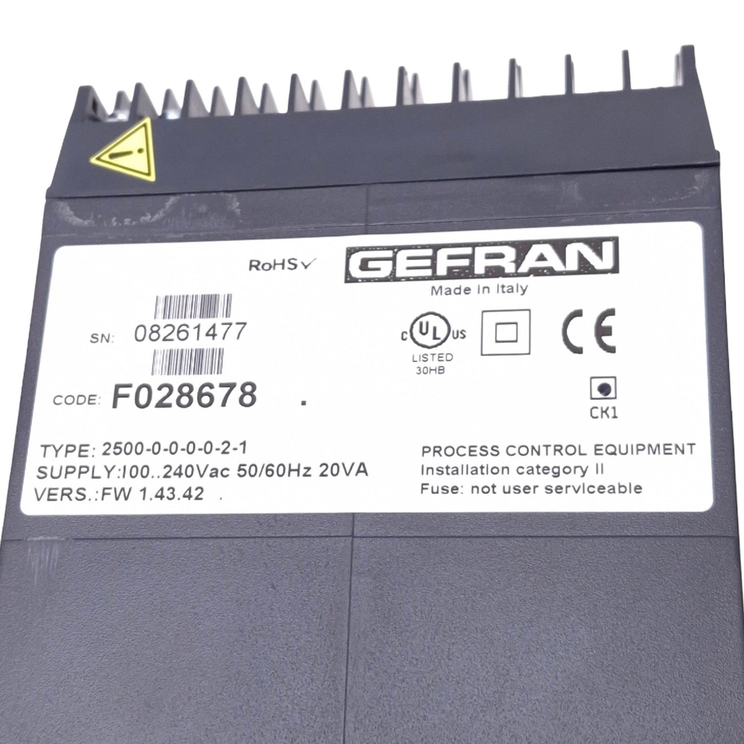 Used Gefran 2500-0-0-0-0-2-1 F028678 Process Controller, 100-240VAC, TC/RTD, 1/4 DIN