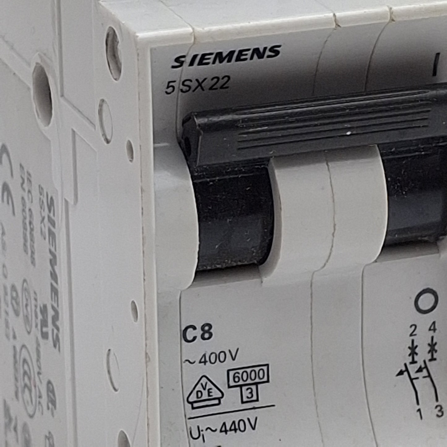 Used Siemens 5SX22 C8 Circuit Breaker, 2-Pole, C-Curve, 8A 480VAC, DIN Rail