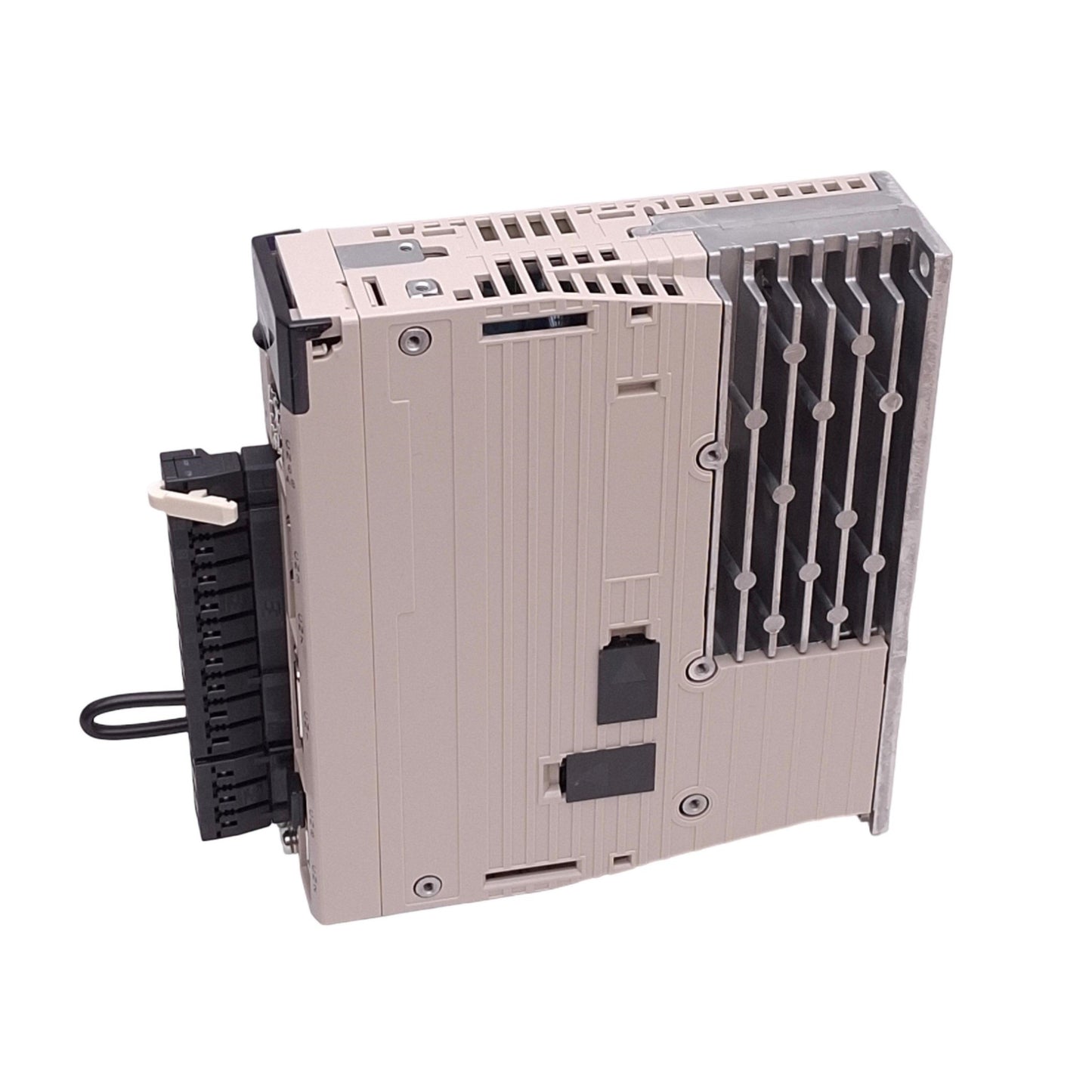 Used Yaskawa SGDV-1R6A11B002000 SERVOPACK AC Servo Drive, 3-ph 0-230VAC 0-400Hz 200W