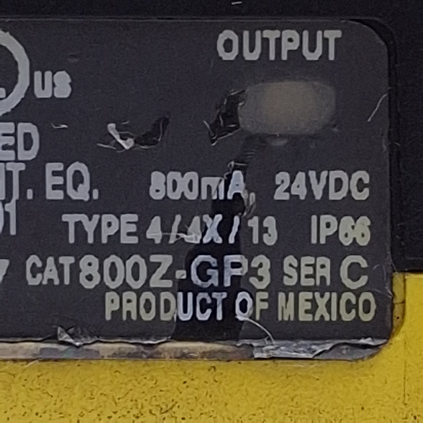 Used Allen Bradley 800Z-GP3Q4 Zero-Force Touch Button w/Guard 10-30VDC, PNP, 4-Pin QD