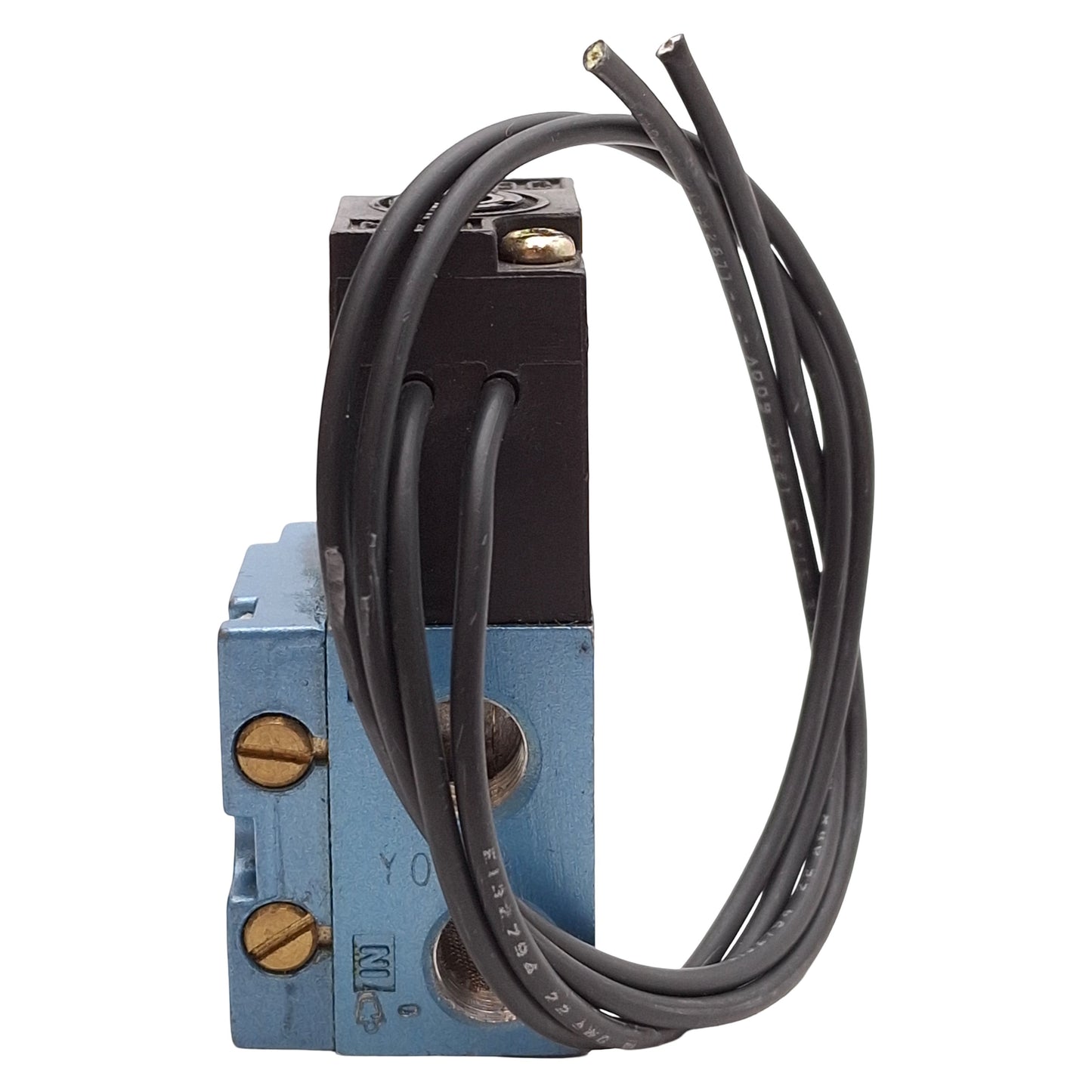Used Mac 45A-AA2-DDAA-1BA Solenoid Valve, 4/2-Way, 120psi, 1/8in NPTF, 24VDC Coil