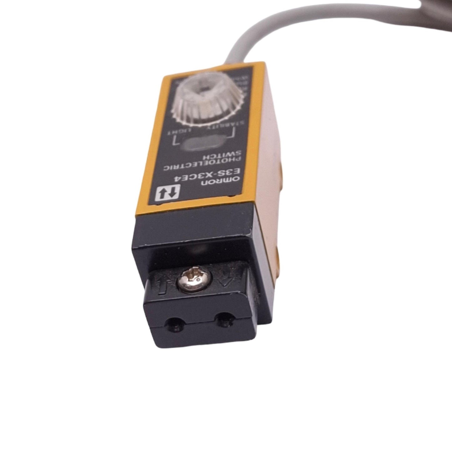 Used Omron E3S-X3CE4 Photoelectric Switch, NPN-SPST Open Collector, 12-24VDC