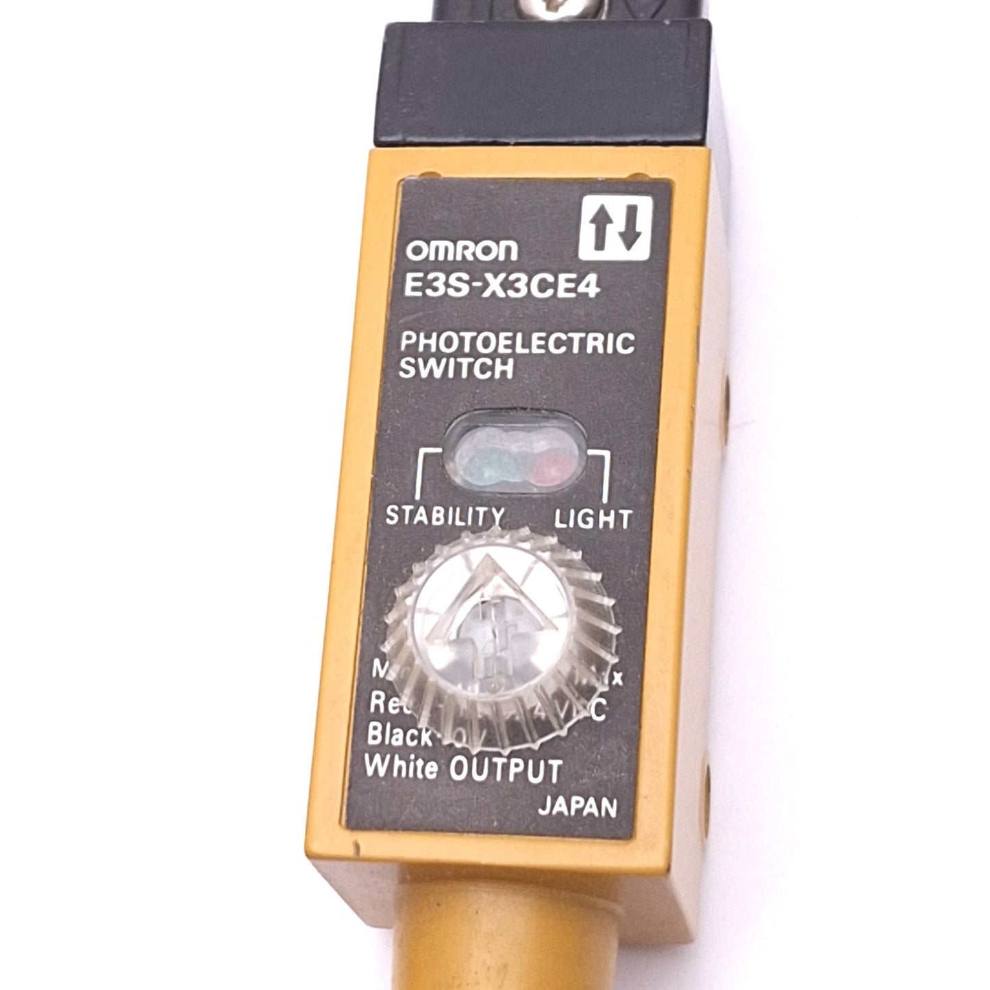 Used Omron E3S-X3CE4 Photoelectric Switch, NPN-SPST Open Collector, 12-24VDC