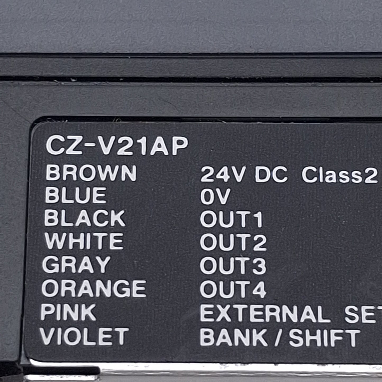 Used Keyence CZ-V21AP Fiber Optic Amplifier Unit, PNP Out, 24VDC, 8-Wire Leads, 1.3m