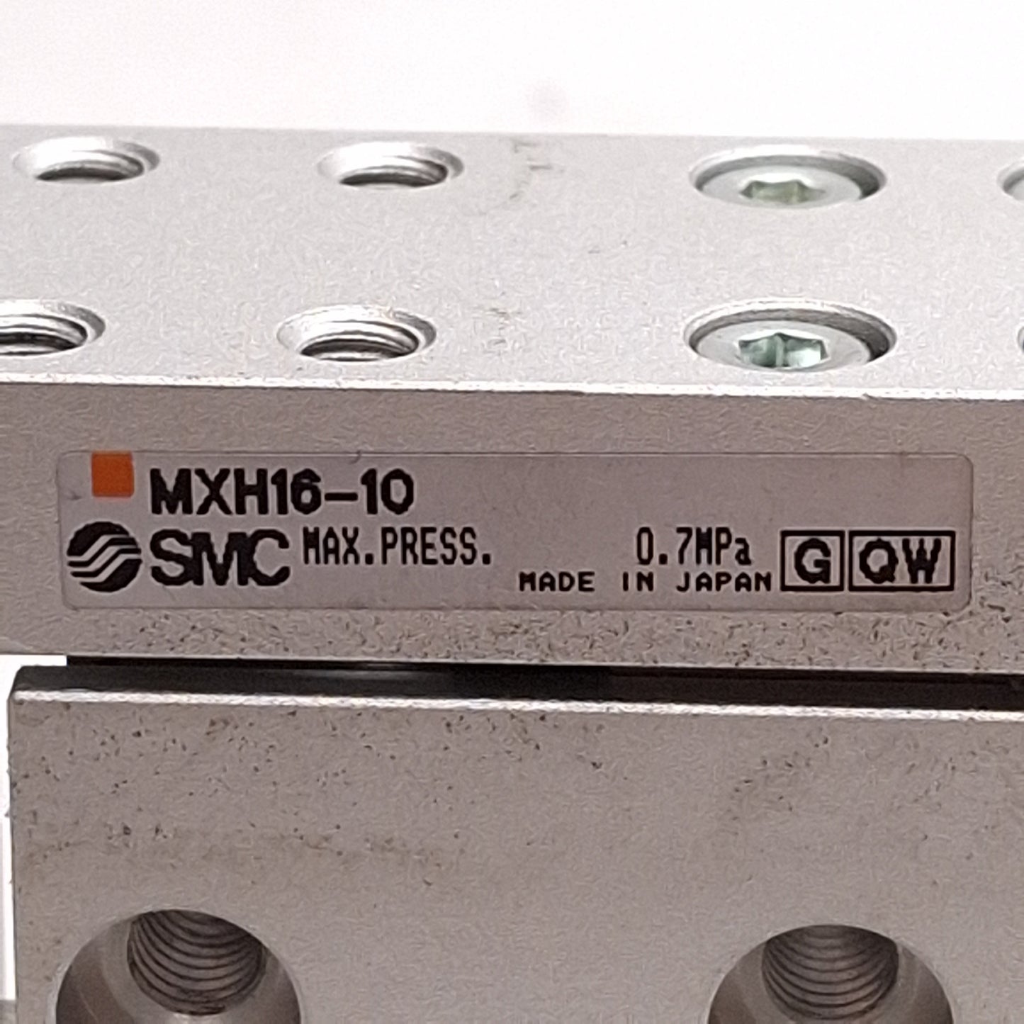 Used SMC MXH16-10 Compact Slide Table, ø16mm Bore, 10mm Stroke, 0.7MPa, M5x0.8 Ports
