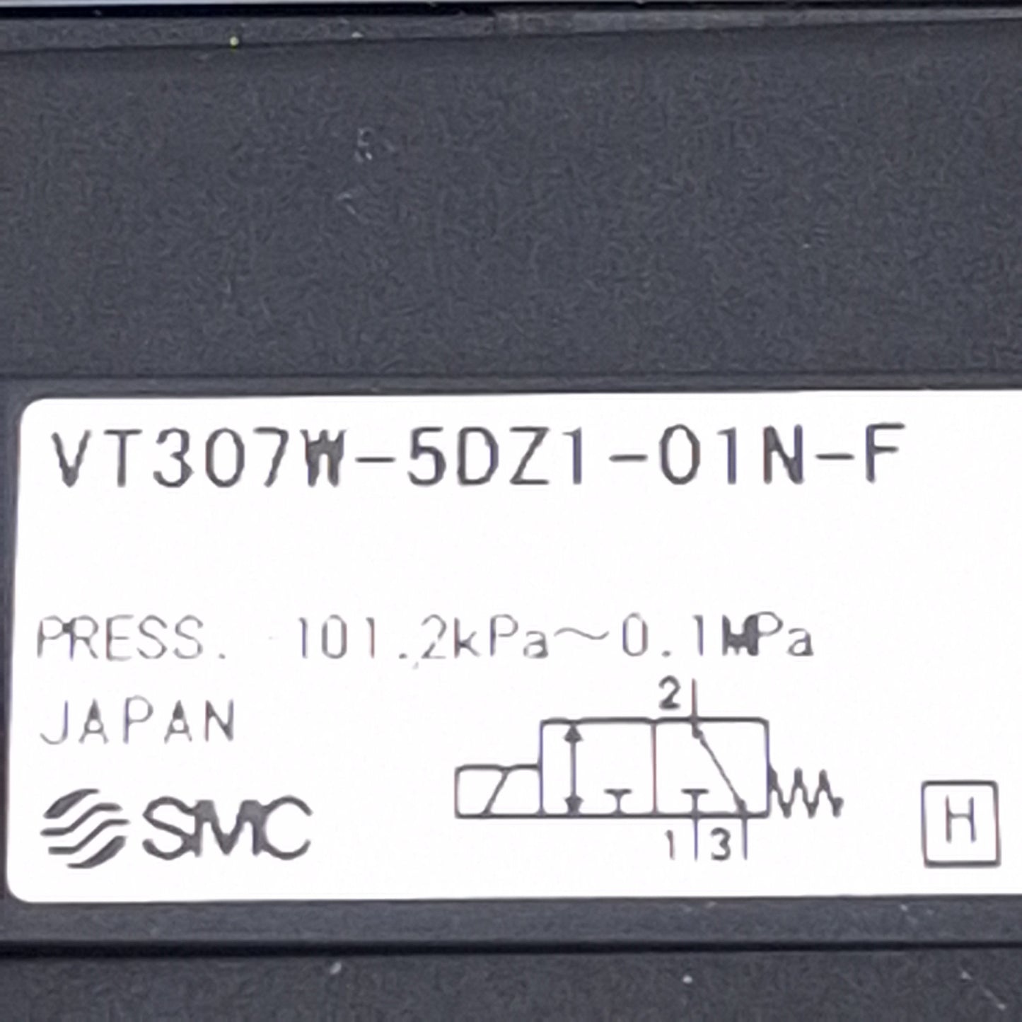 Used SMC VT307W-5DZ1-01N-F Solenoid Poppet Valve, 1/8in NPT, 0.1MPa, 24VDC Coil