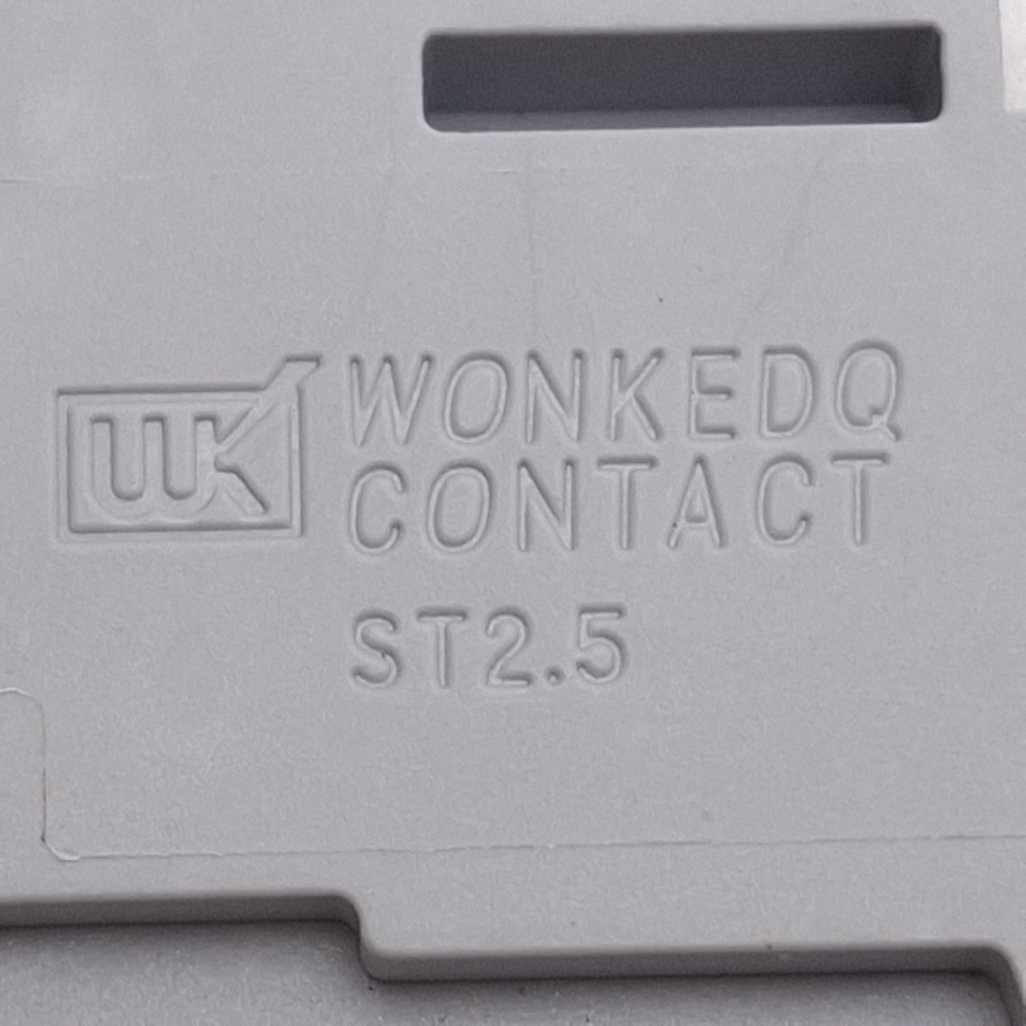 Used Lot of 100 WKDQ ST2.5 Feed-Through Terminal Block, 2-Position, 800V 31A, 5.2mm