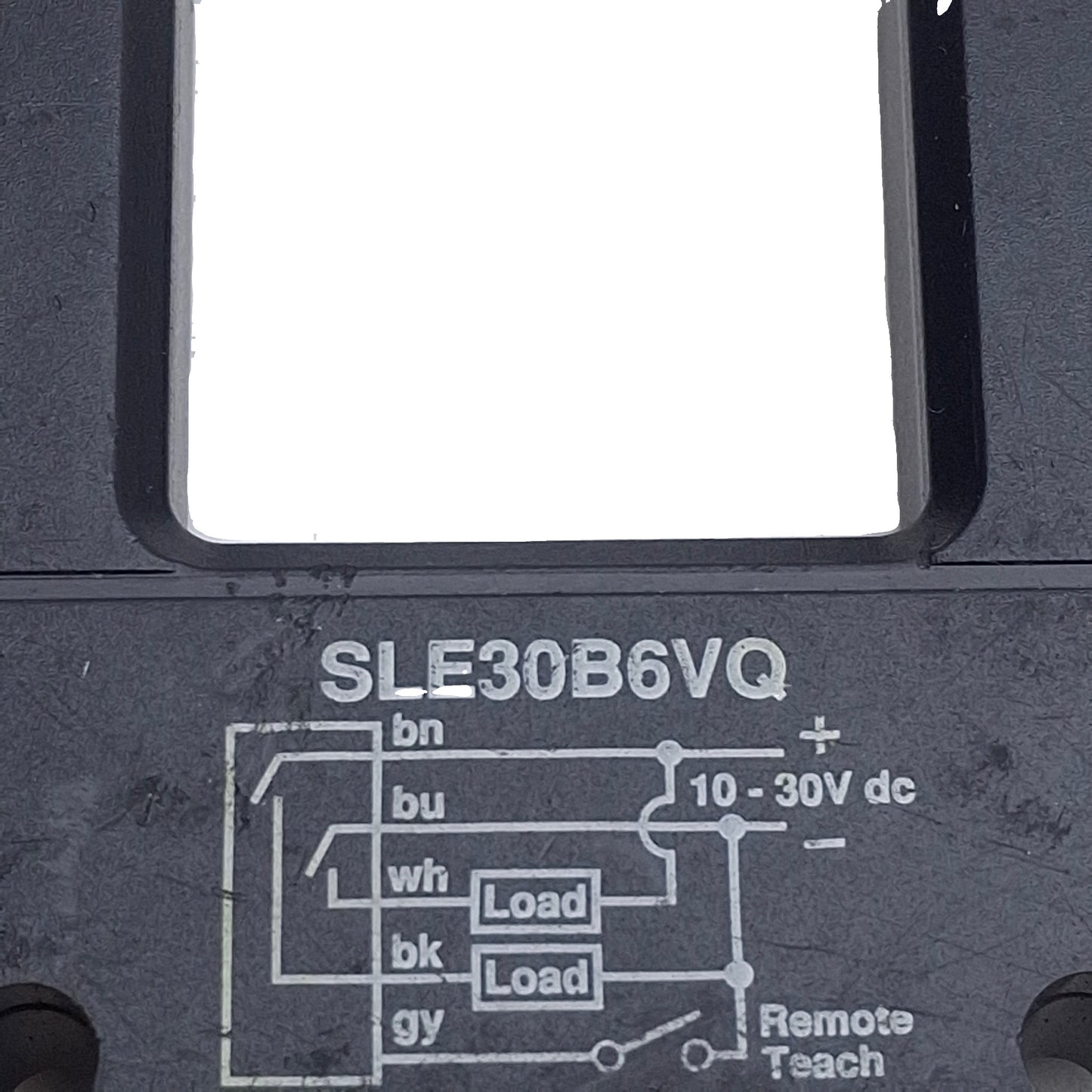 Used Banner SLE30B6VQ Programmable Slot Sensor, NPN/PNP, 30mm W, 10-30VDC, 5-Pin M12