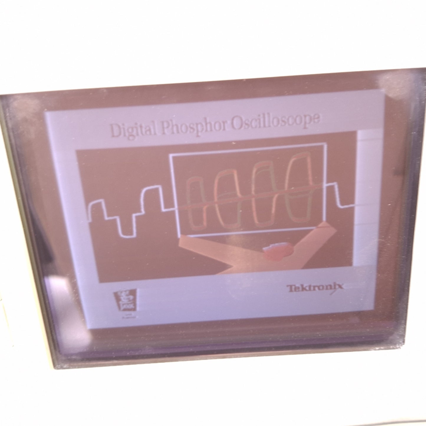 For parts or not working Tektronix TDS754D Digital Phosphor Oscilloscope, 4-Channel, 500MHz 2GS/s, *Dim
