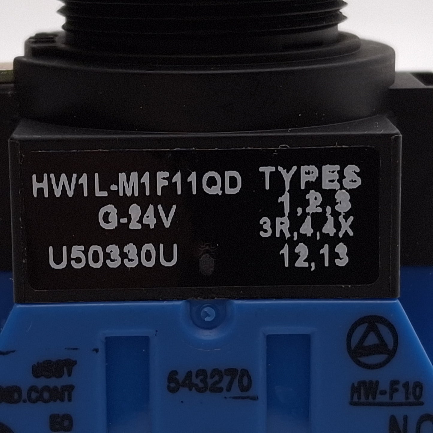 Used Idec HW1L-M1F11QD-G-24V Green Momentary Illuminated Pushbutton, 1NO+1NC, 24VDC