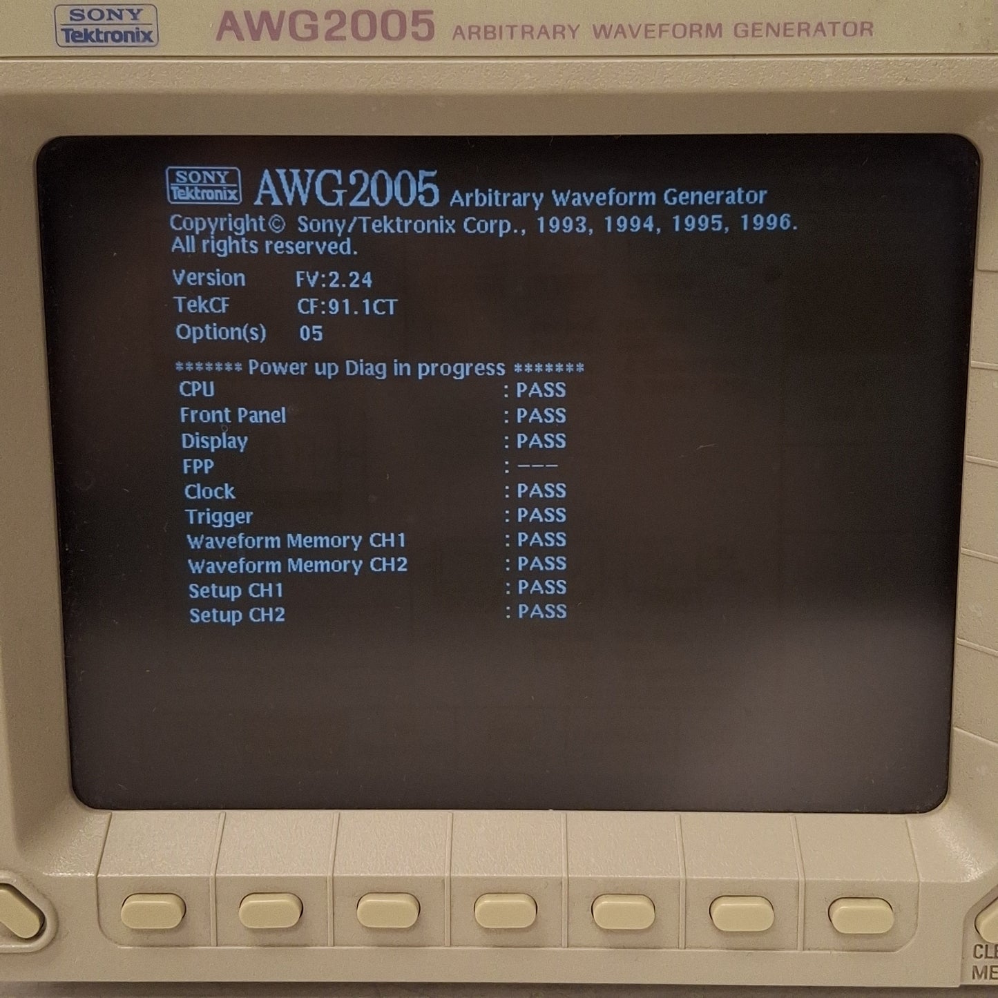 Used Tektronix AWG2005 Arbitrary Waveform Generator, 0.01Hz-20MHz, 12-bit *Screen*