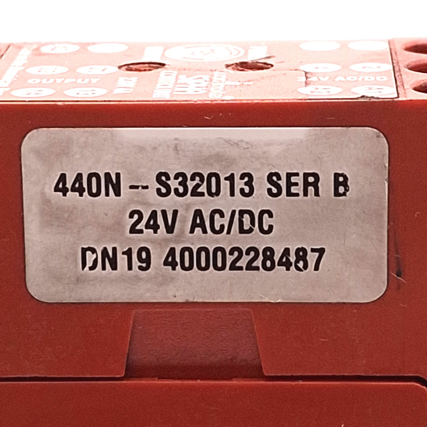 Used Allen Bradley 440N-S32013 Guardmaster Sipha 1 Control Unit, 1NO+1NC, 24VAC/DC