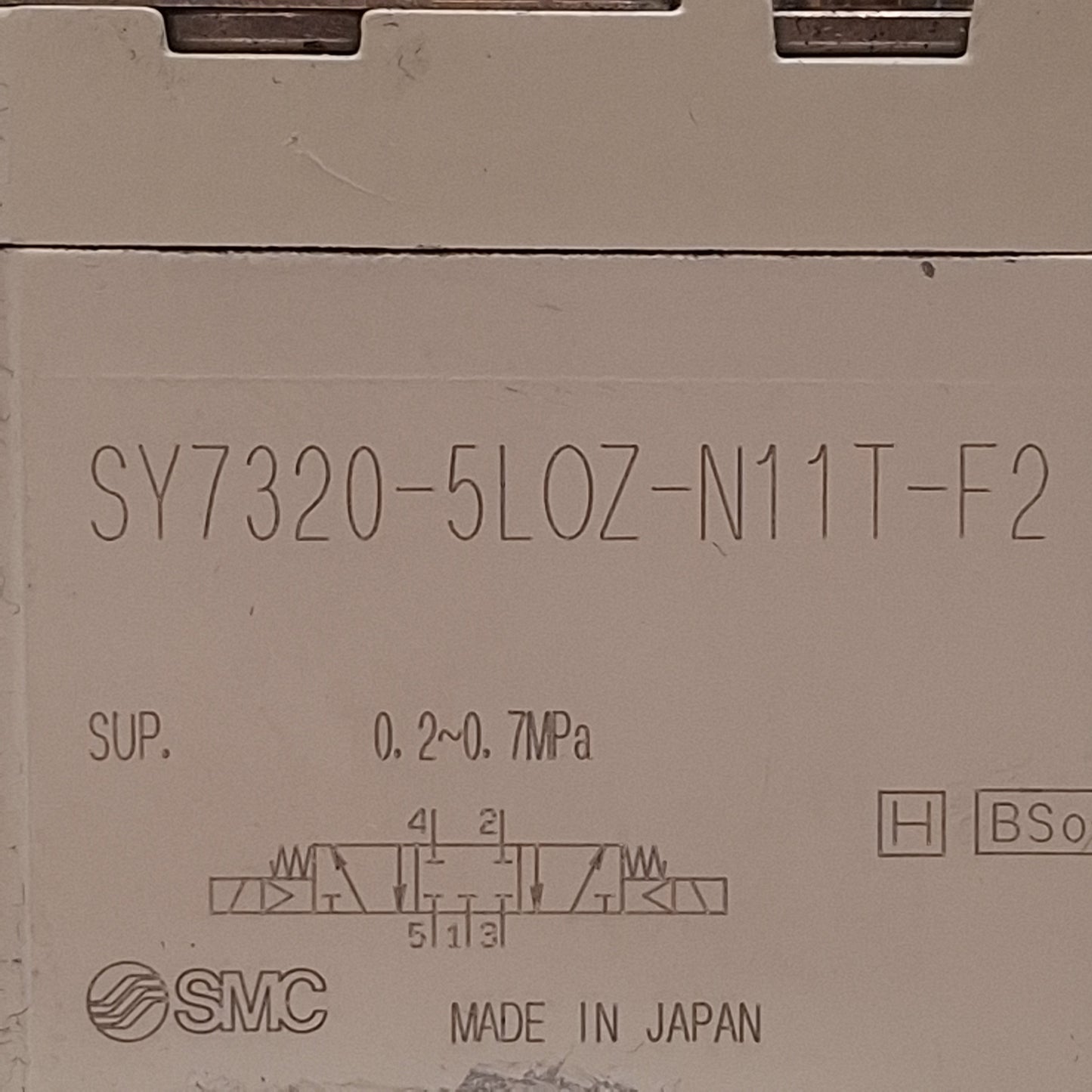 Used SMC SY7320-5LOZ-N11T-F2 Solenoid Valve, 3-Position Closed Center, 24VDC Coils