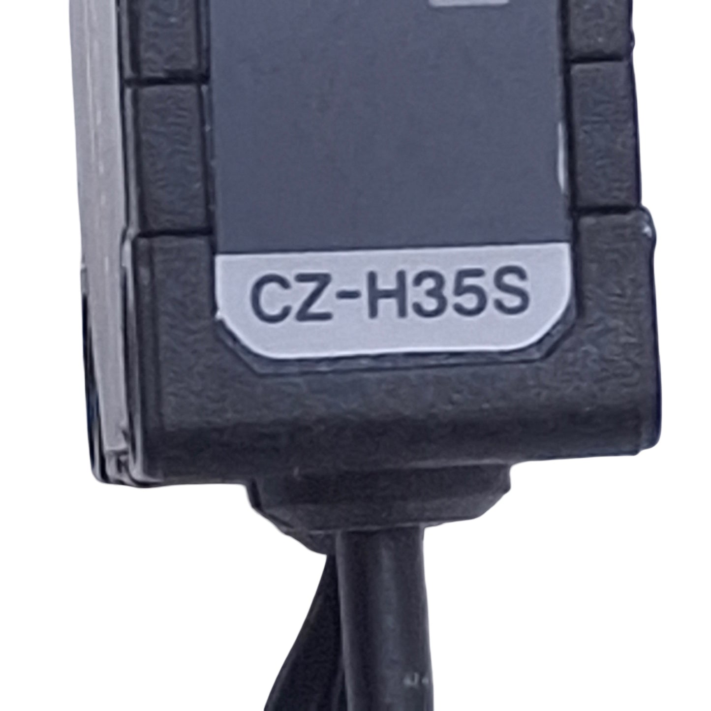 Used Keyence CZ-H35S Reflective Sensor Head w/Shine Cancellation 28-52mm Range