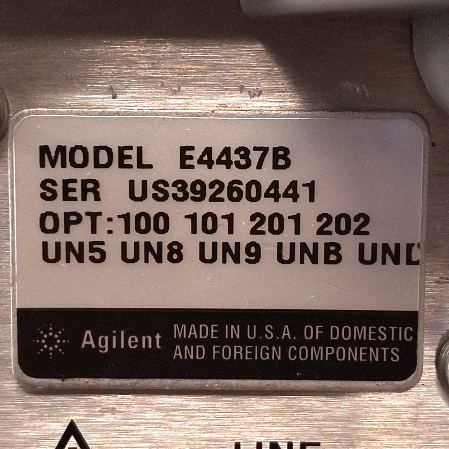 Used Agilent E4437B ESG-DP Signal Generator w/ 100 101 201 202 UN5 UN8 UN9 UNB UND