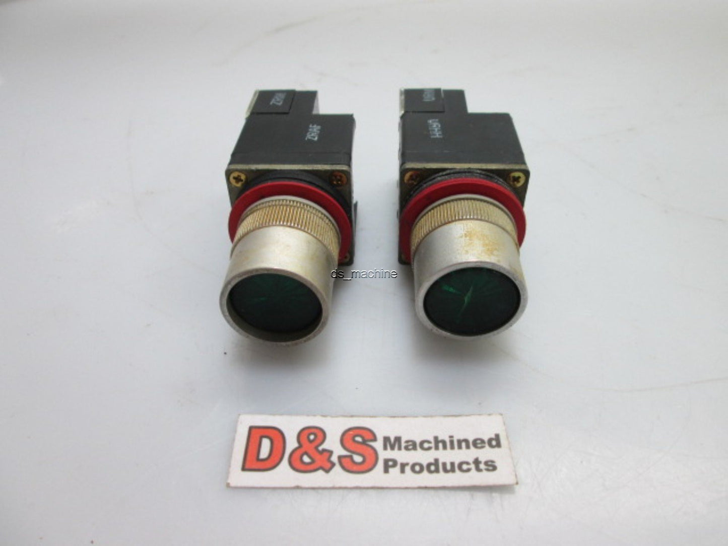 Used Lot of 2 Allen Bradley 800MR-QA24 Green Series D Pushbutton 24V AC/DC 85-Lamp