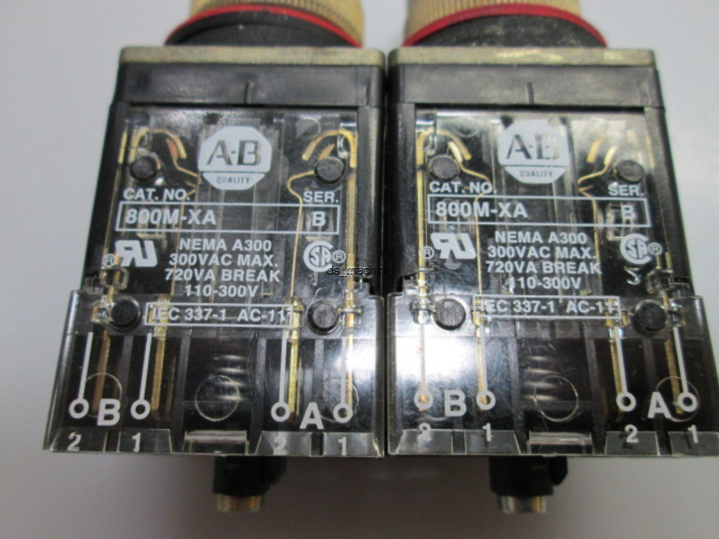 Used Lot of 2 Allen Bradley 800MR-QA24 Green Series D Pushbutton 24V AC/DC 85-Lamp