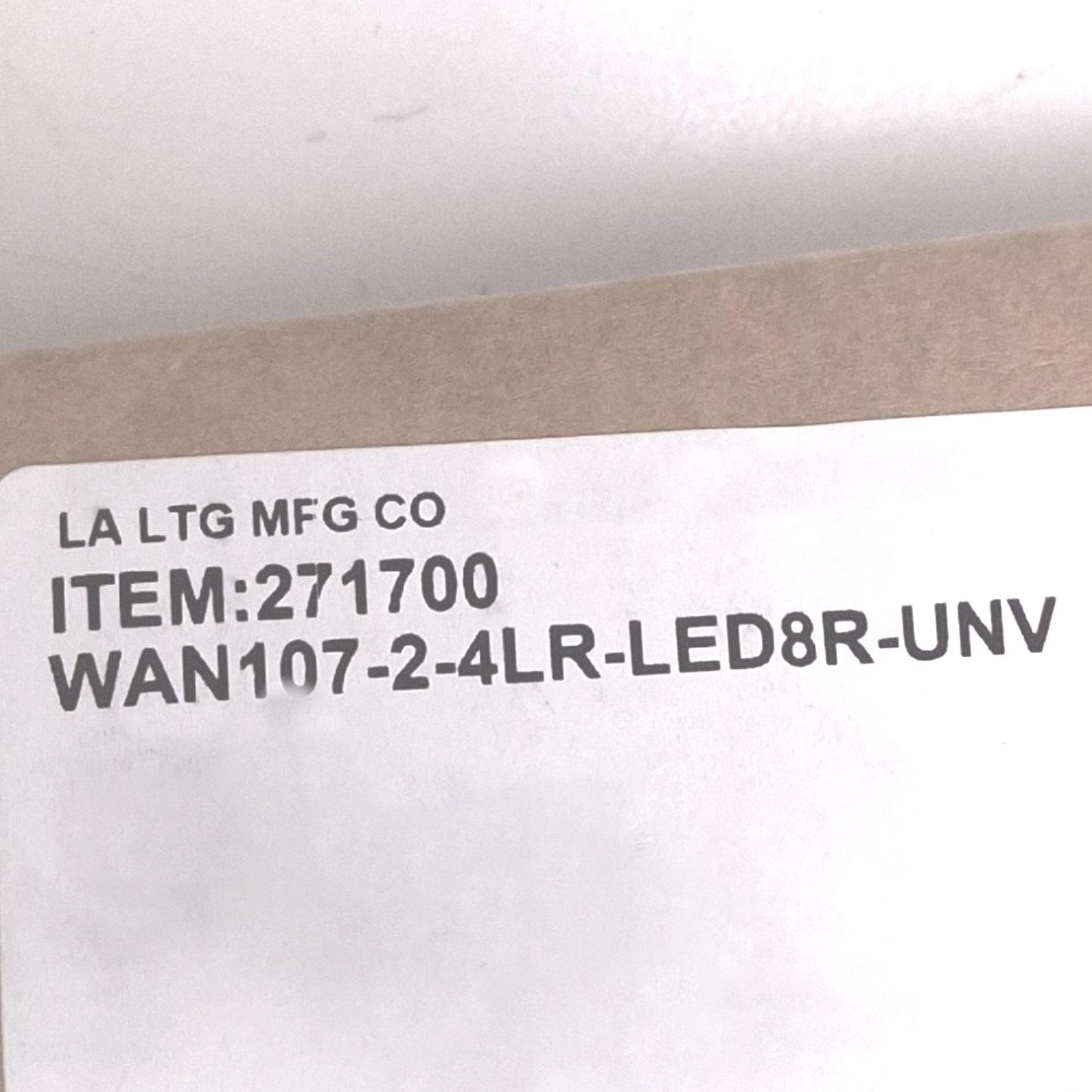 New LA Lighting WAN107-2-4LR-LED8R-UNV Light Fixture, 2-Row 4ft Linear LED, 120-277V