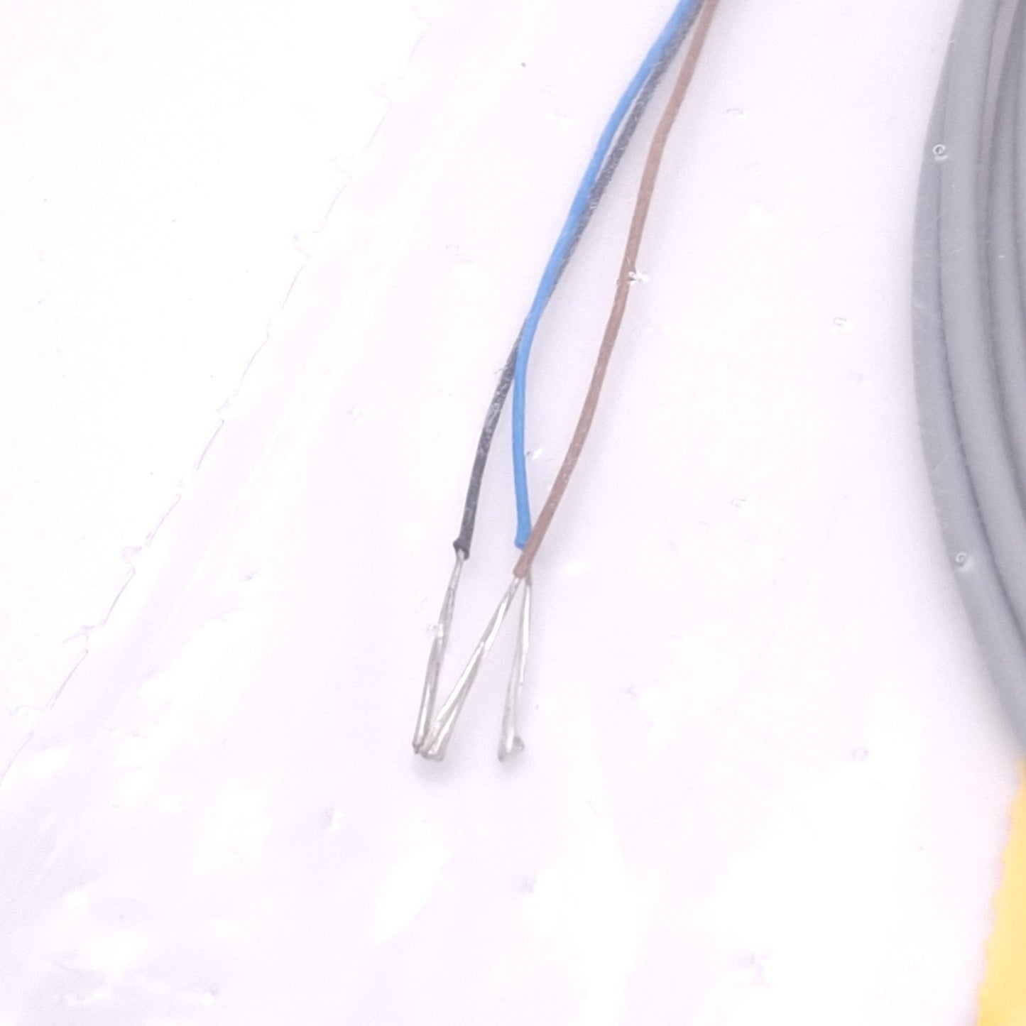New Turck 4623700 BIM-INR-AP6X PermaProx Magnetic Switch, 10-30VDC, 3-Wire NO, 2m