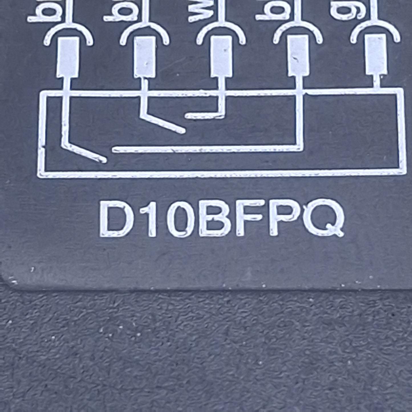Used Banner D10BFPQ Fiber Optic Sensor, NPN/PNP Out, Red Beam, 10-30VDC, 6-Pin M8