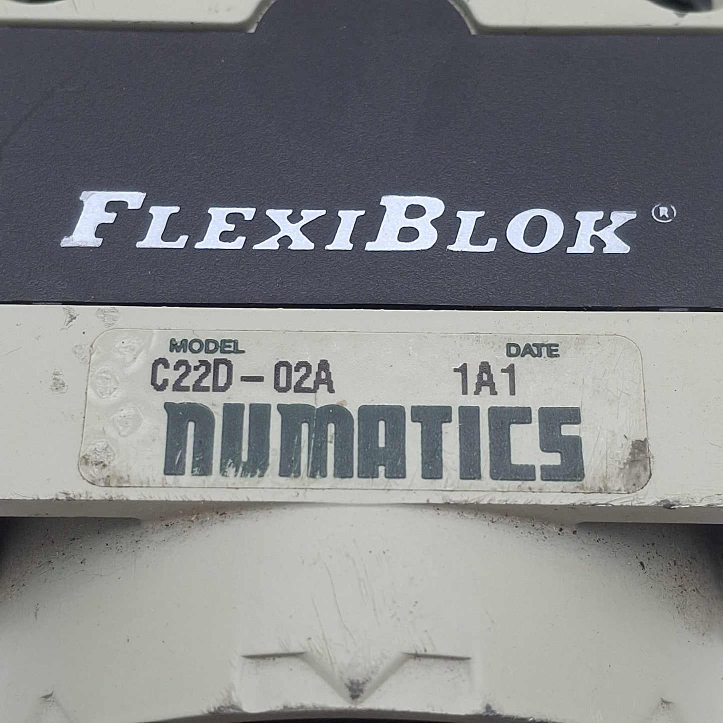 Used Numatics C22D-02A Pneumatic Coalescing Filter, 1/4" NPT, 0-150psi, 0.3µm, 35SCFM